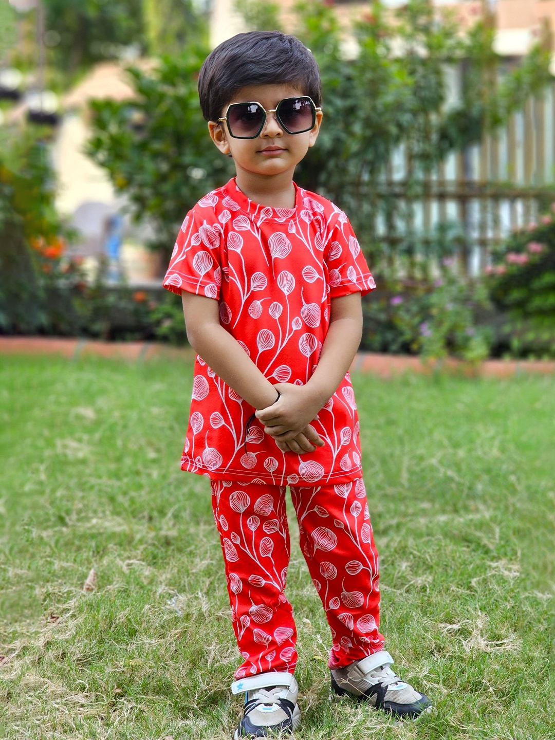 

Emblica Unisex Kids Printed T-shirt with Trousers, Pink