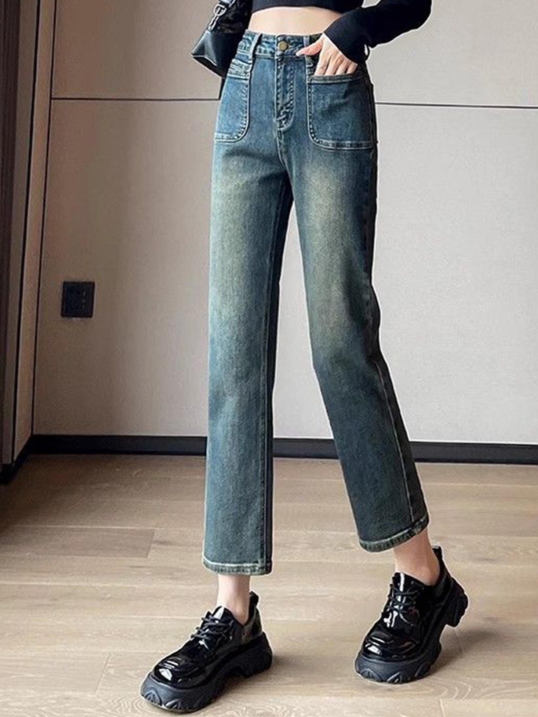 

StyleCast Women Slim Fit High-Rise Light Fade Stretchable Jeans, Blue