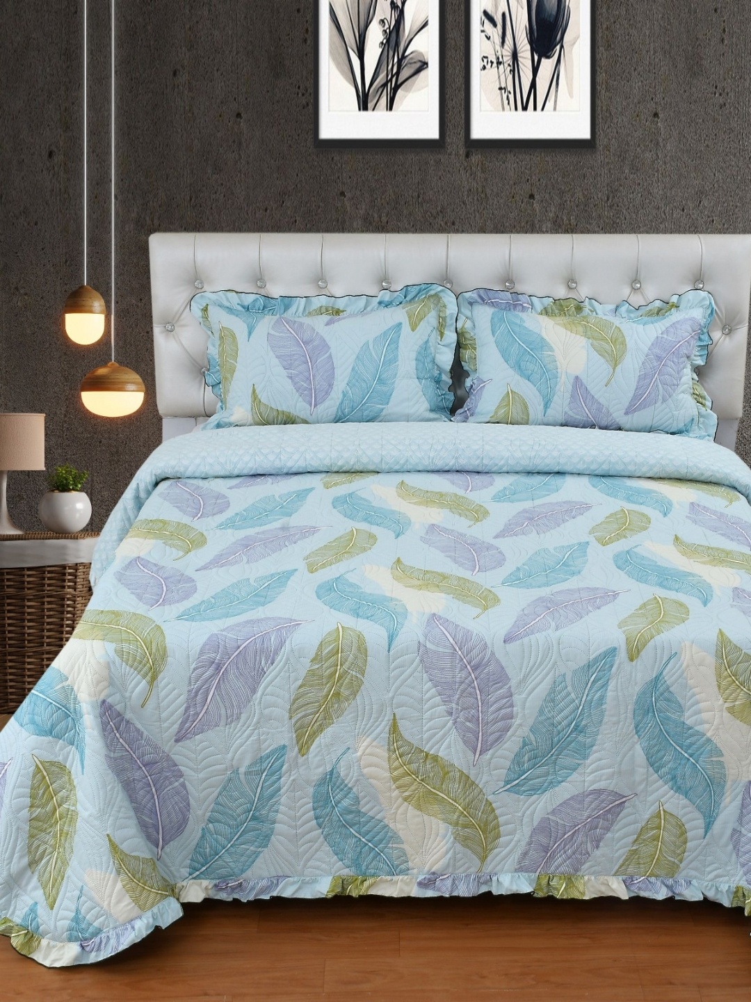

BREVARD Blue & Green Quilted Double Queen Bed Cover With 2 Pillow Covers