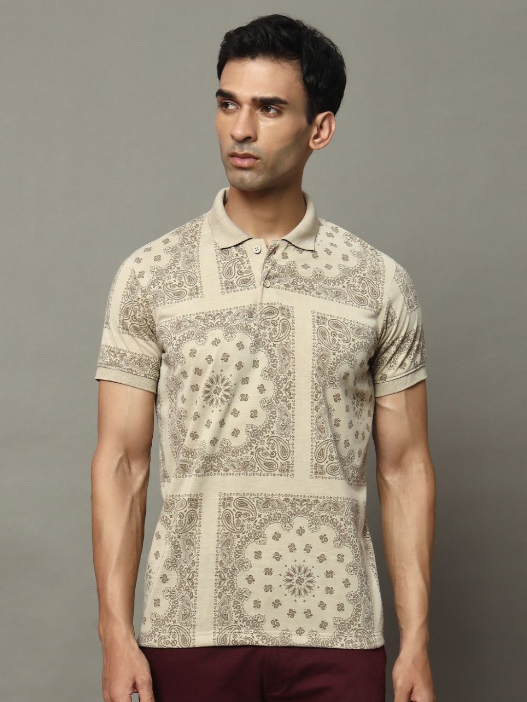 

OGEN Men Printed Polo Collar Applique T-shirt, Beige