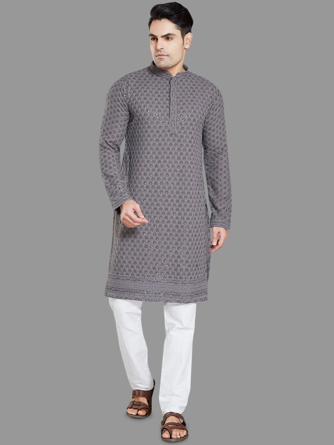 

DIVISIVE Floral Embroidered Sequinned Mandarin Collar Kurta With Trousers, Grey