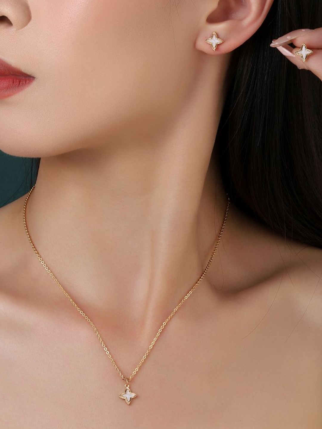 

SALTY Gold Plated Jewellery Set