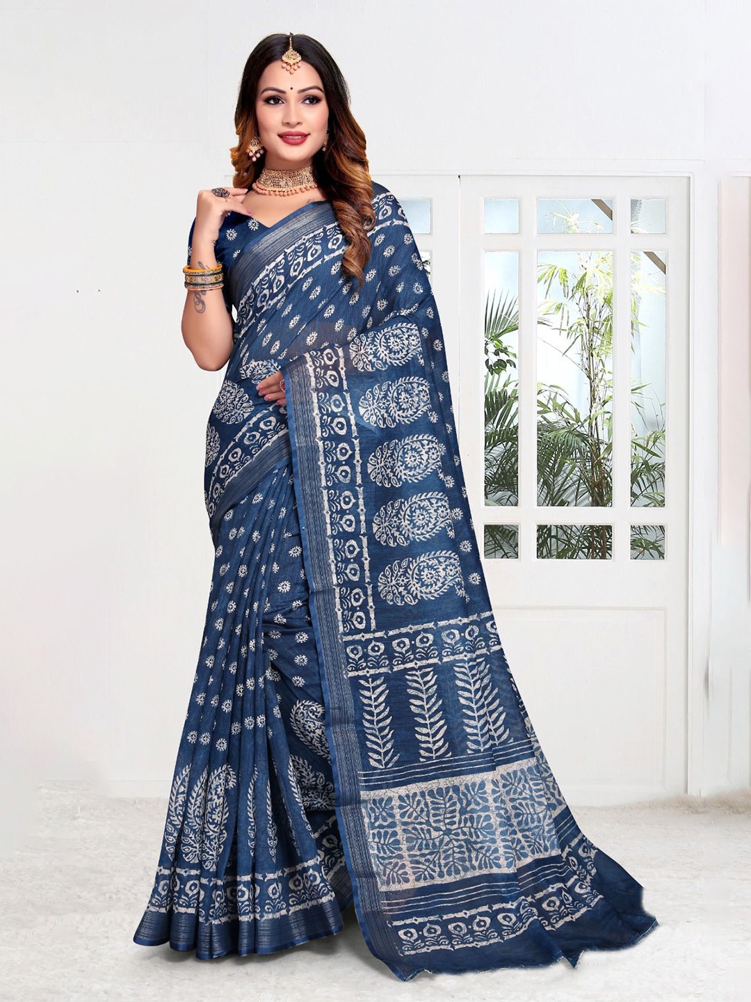 

Fevinaa Ajrak Block Linen Blend Block Print Saree, Blue