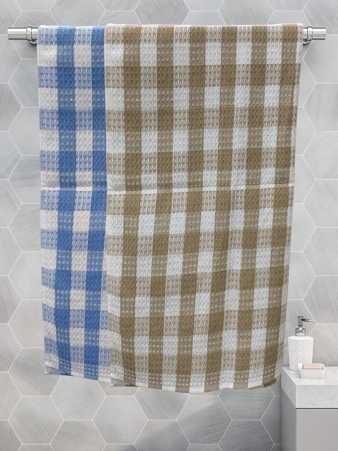 

Aura Blue & White 2 Pieces Checked Cotton 210 GSM Bath Towels