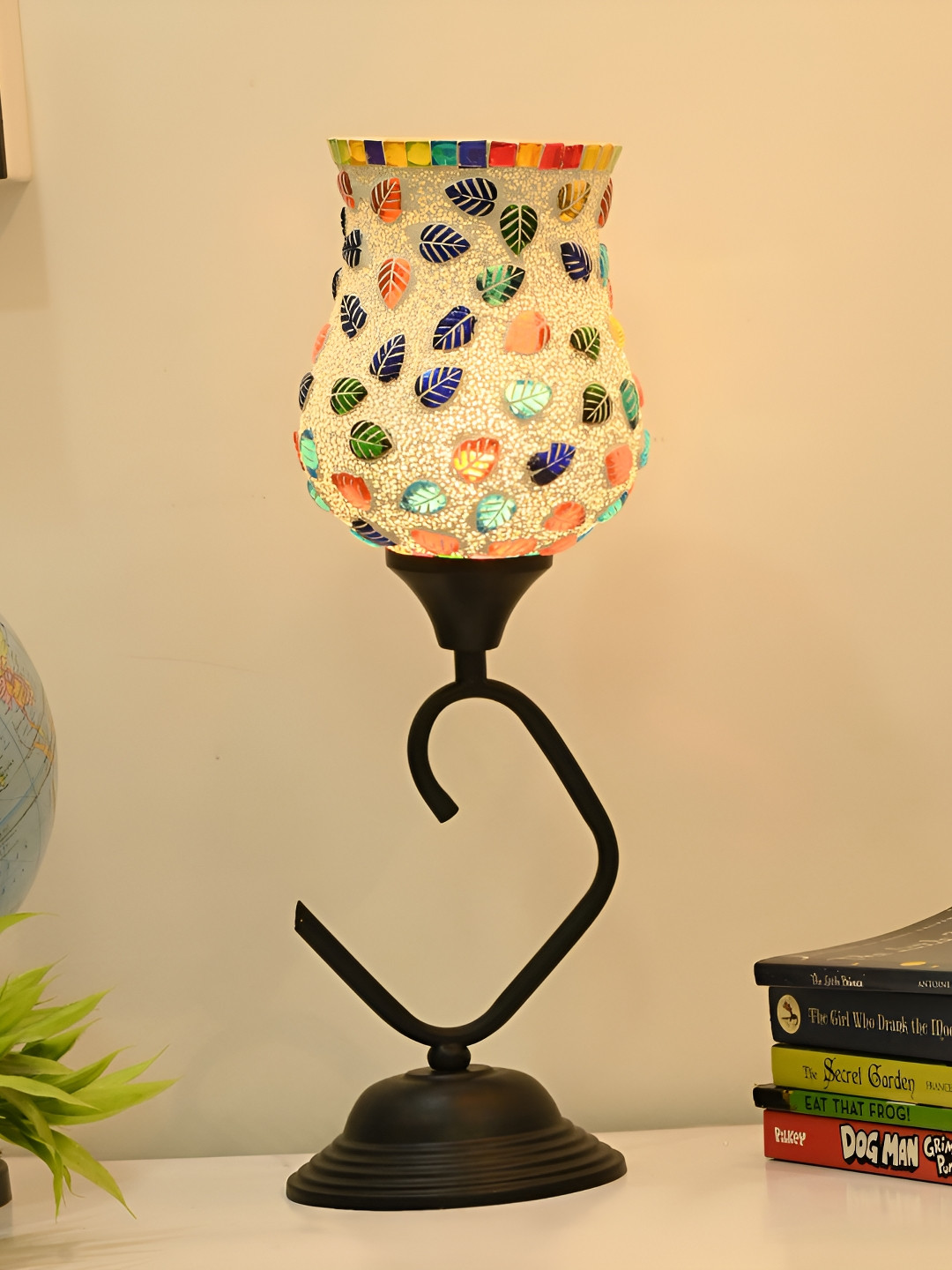 

Afast White & Black Glass Contemporary Table Lamp With Adjustable Cord
