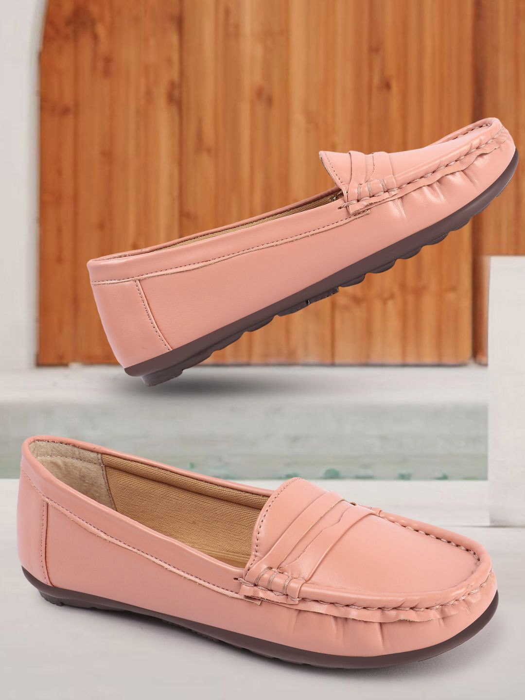 

VENDOZ Women Loafers, Peach