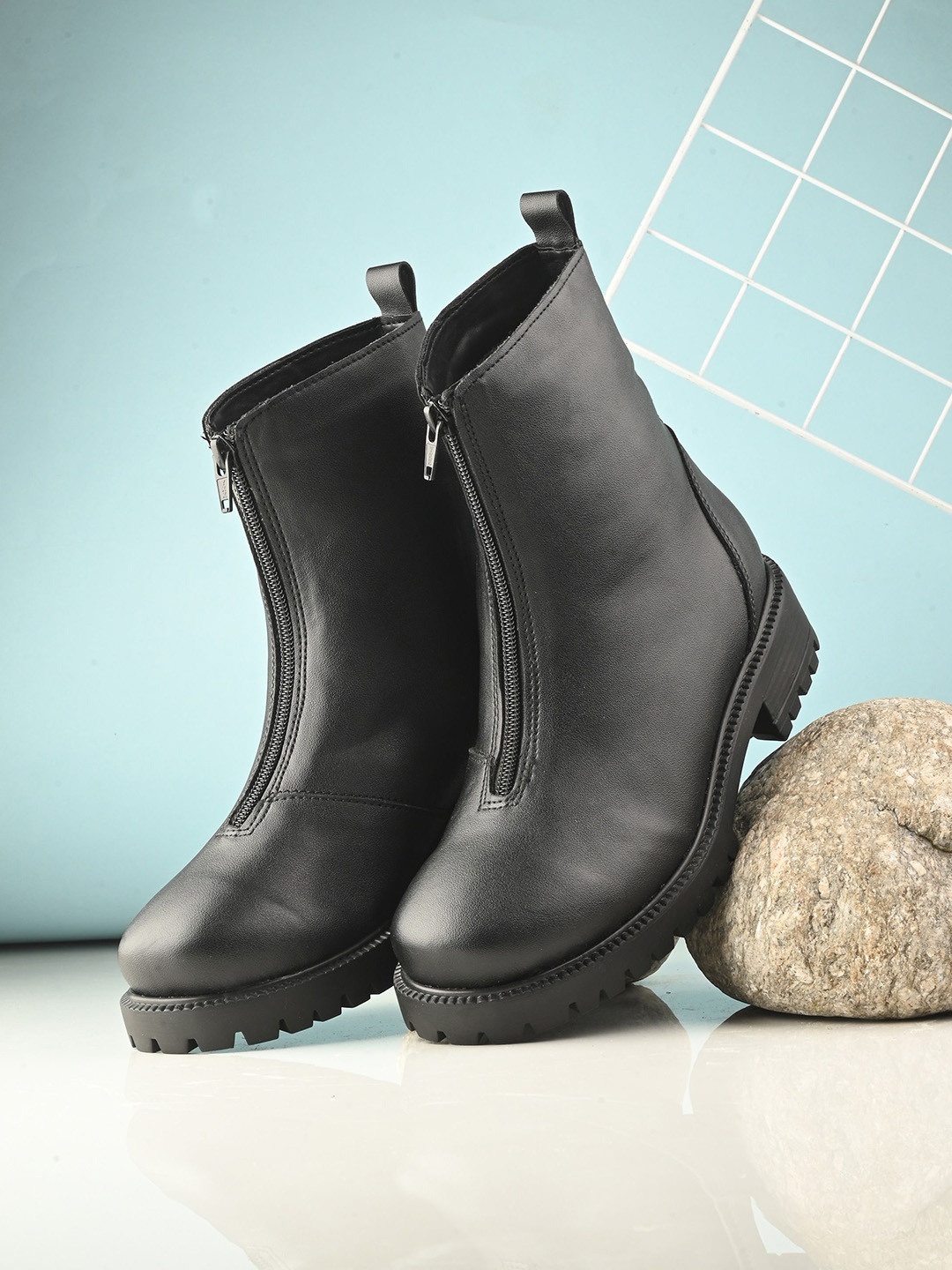 

CARLO ROMANO Women Solid Block Heel Chelsea Boots, Black