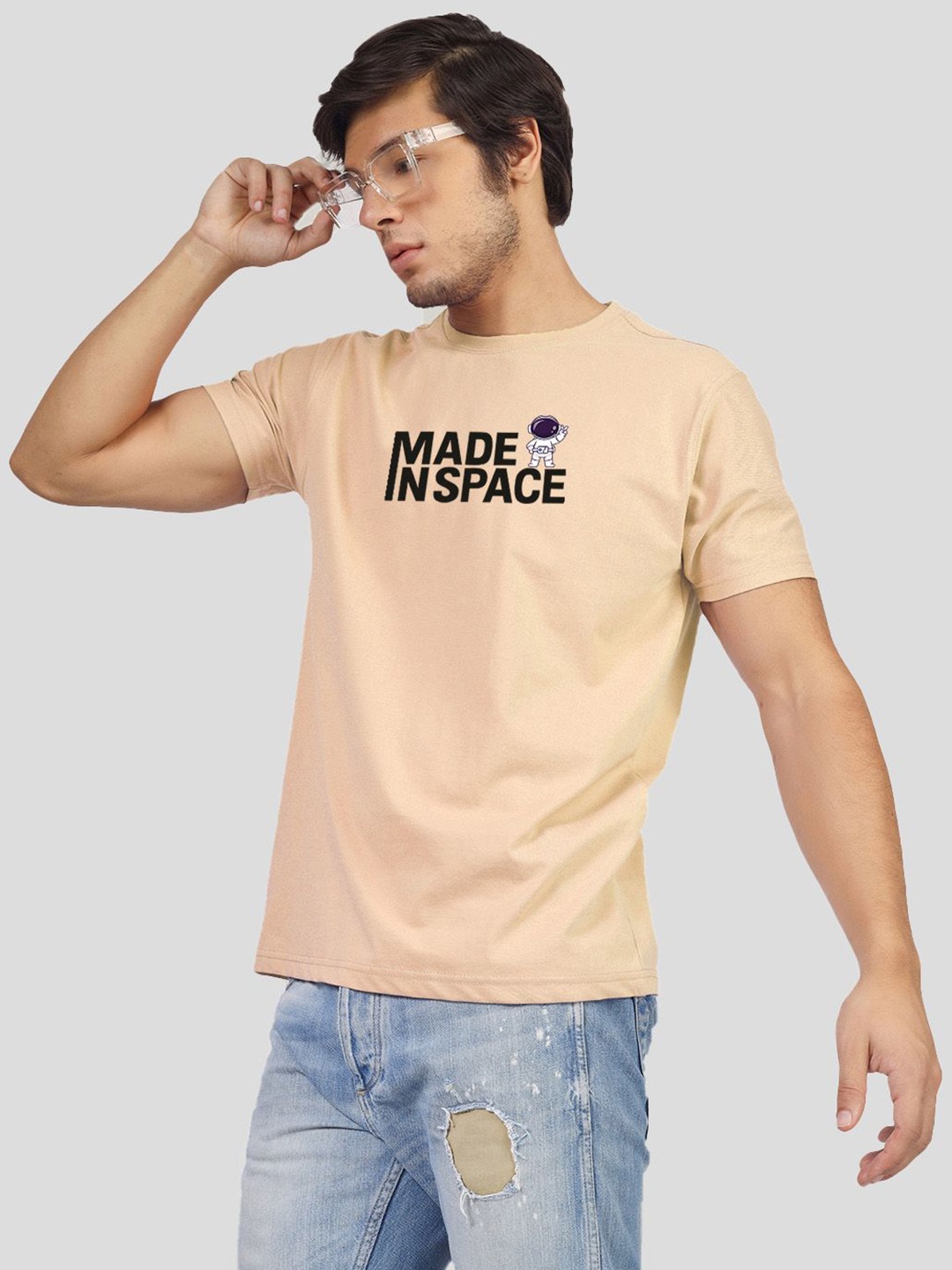 

Greylongg Men Typography Printed Applique T-shirt, Beige
