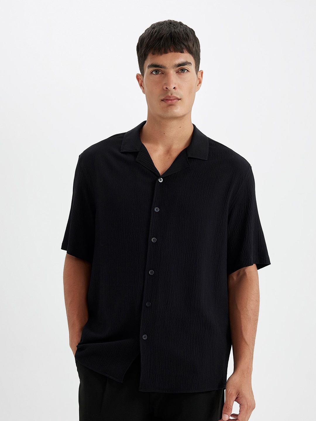 

DeFacto Men Opaque Casual Shirt, Na