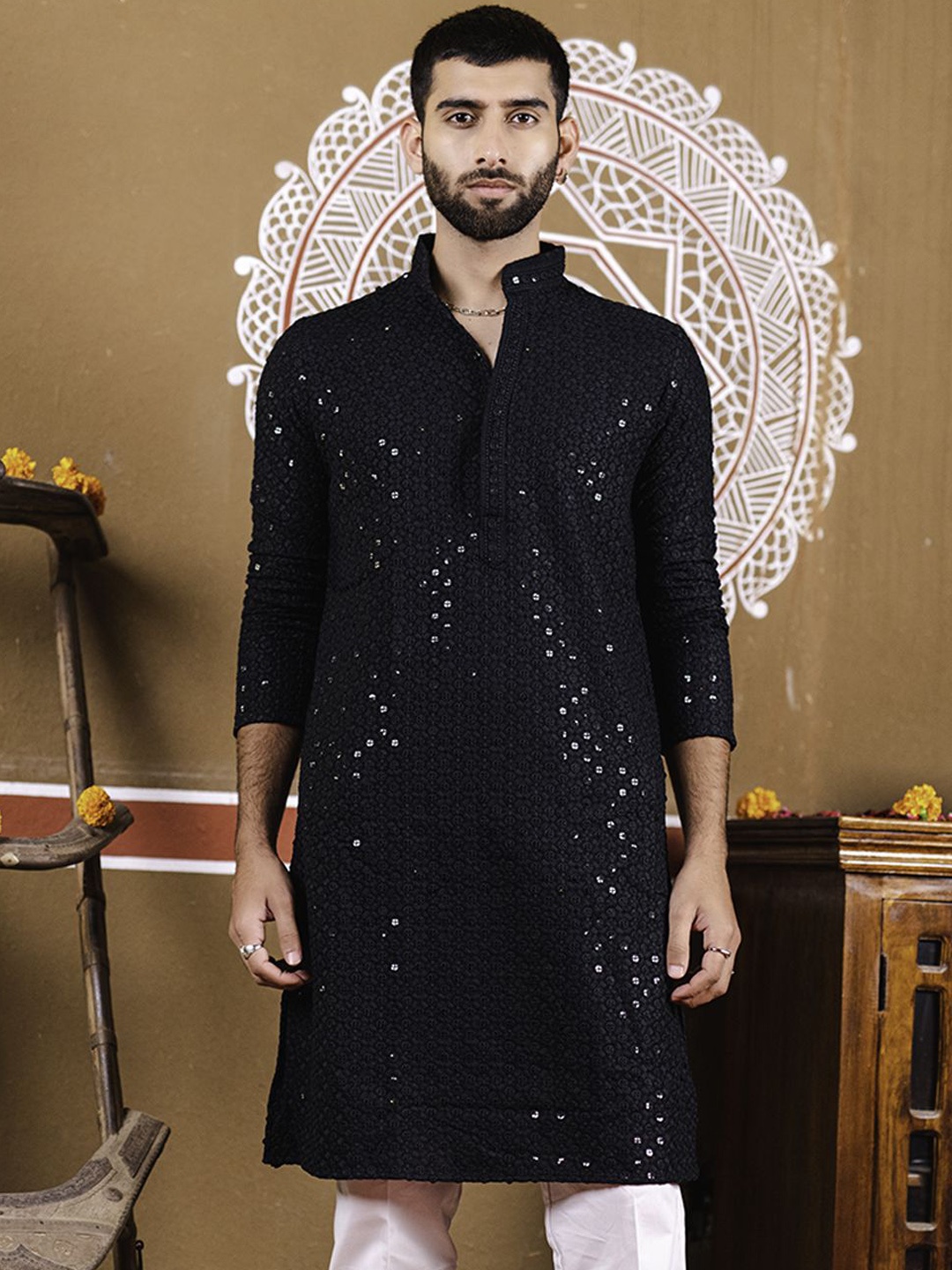 

Tistabene Floral Embroidered Mandarin Collar Sequinned Straight Kurta, Black