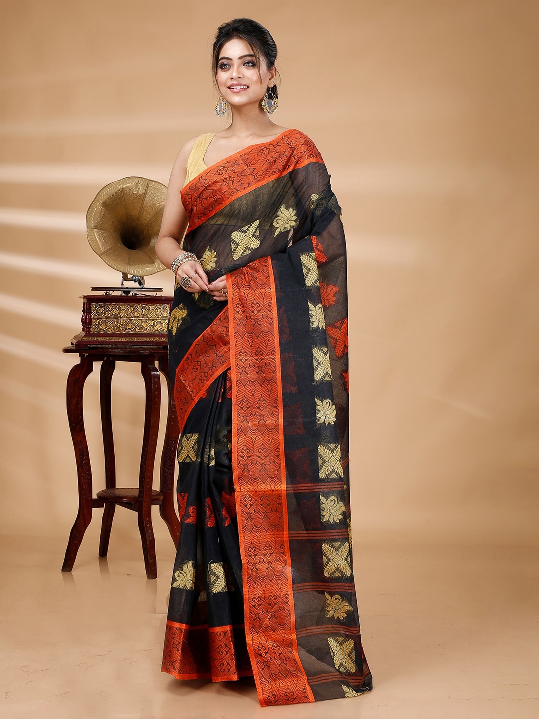 

PuJoy Woven Design Pure Cotton Taant Saree, Black