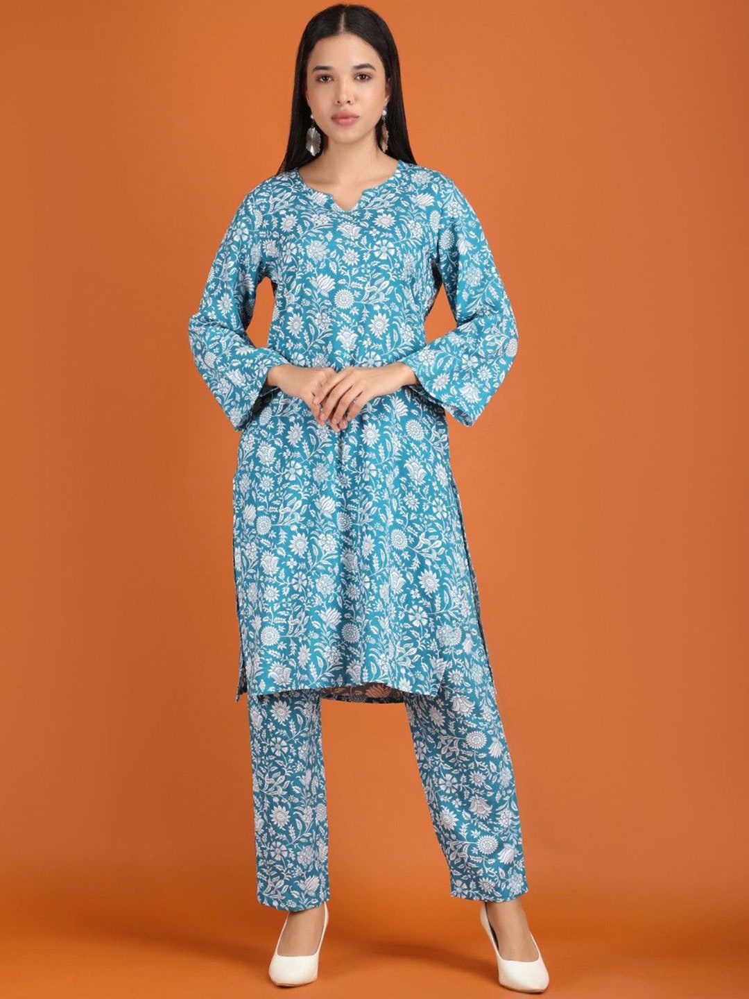 

MANOJAVA Floral Printed Pure Cotton Kurta with Trousers, Blue