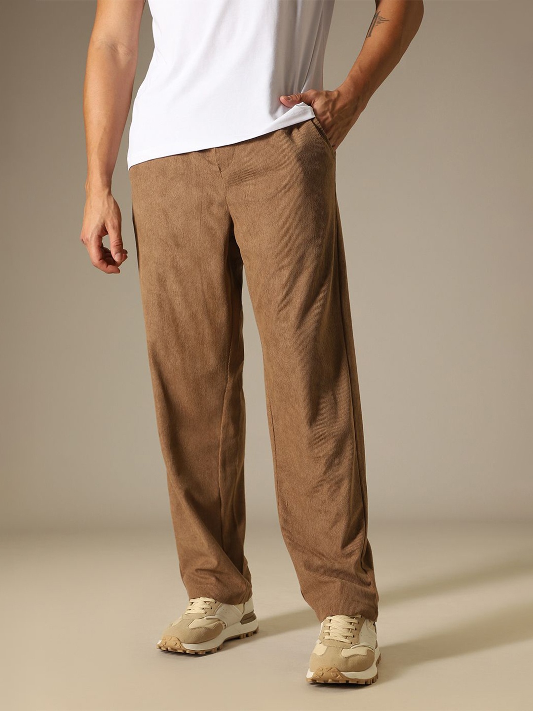 

Banana Club Men Relaxed Corduroy Trousers, Brown