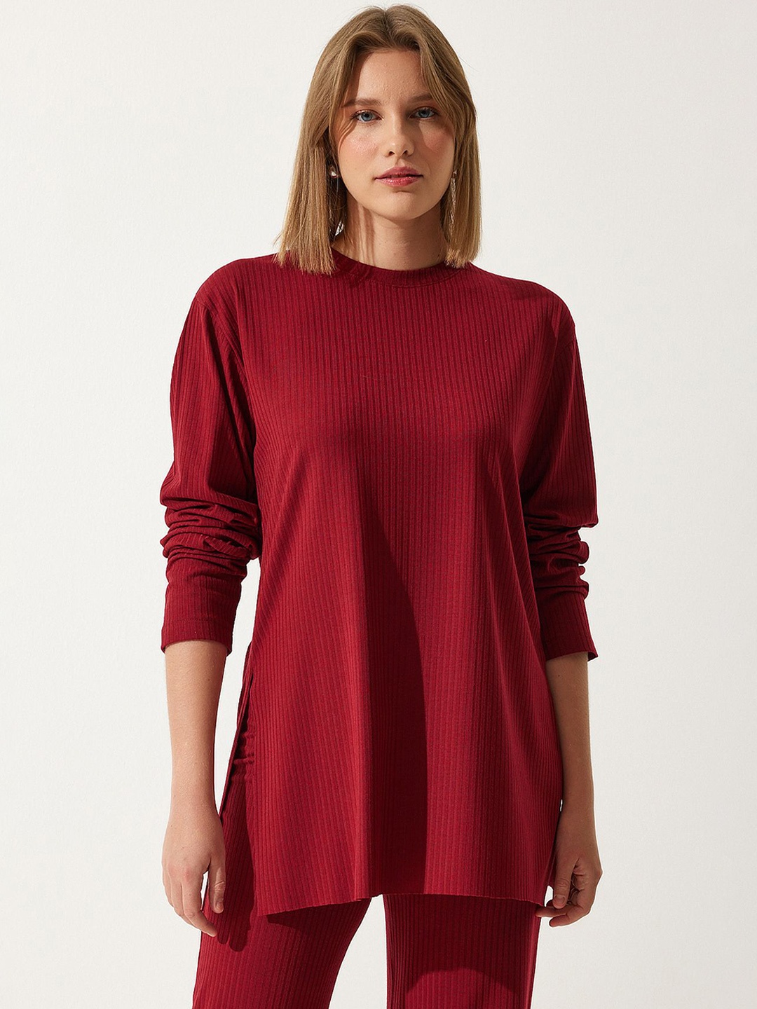 

Happiness istanbul Long Sleeves Top With Trousers, Red