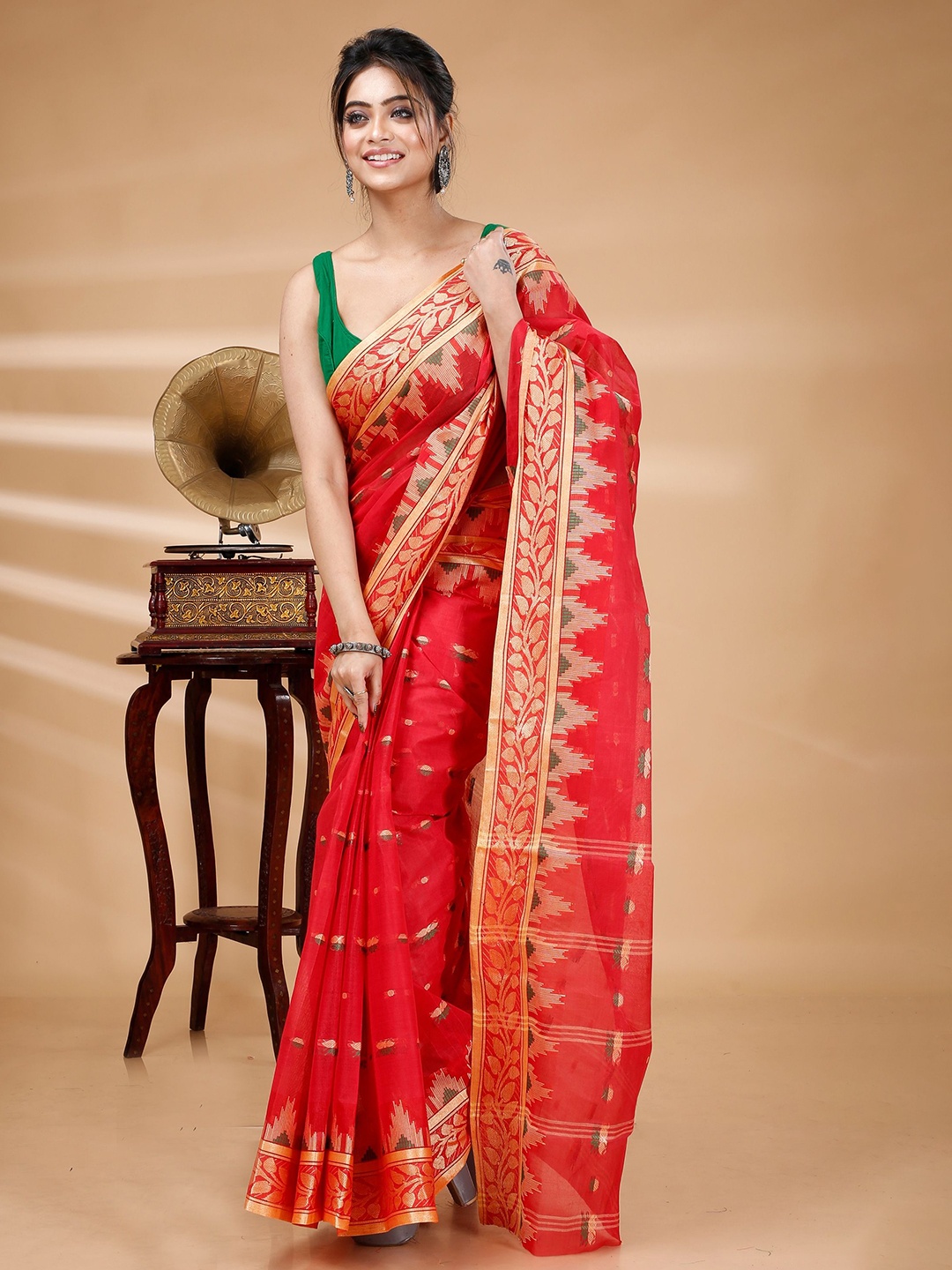 

PuJoy Woven Design Pure Cotton Taant Saree, Red