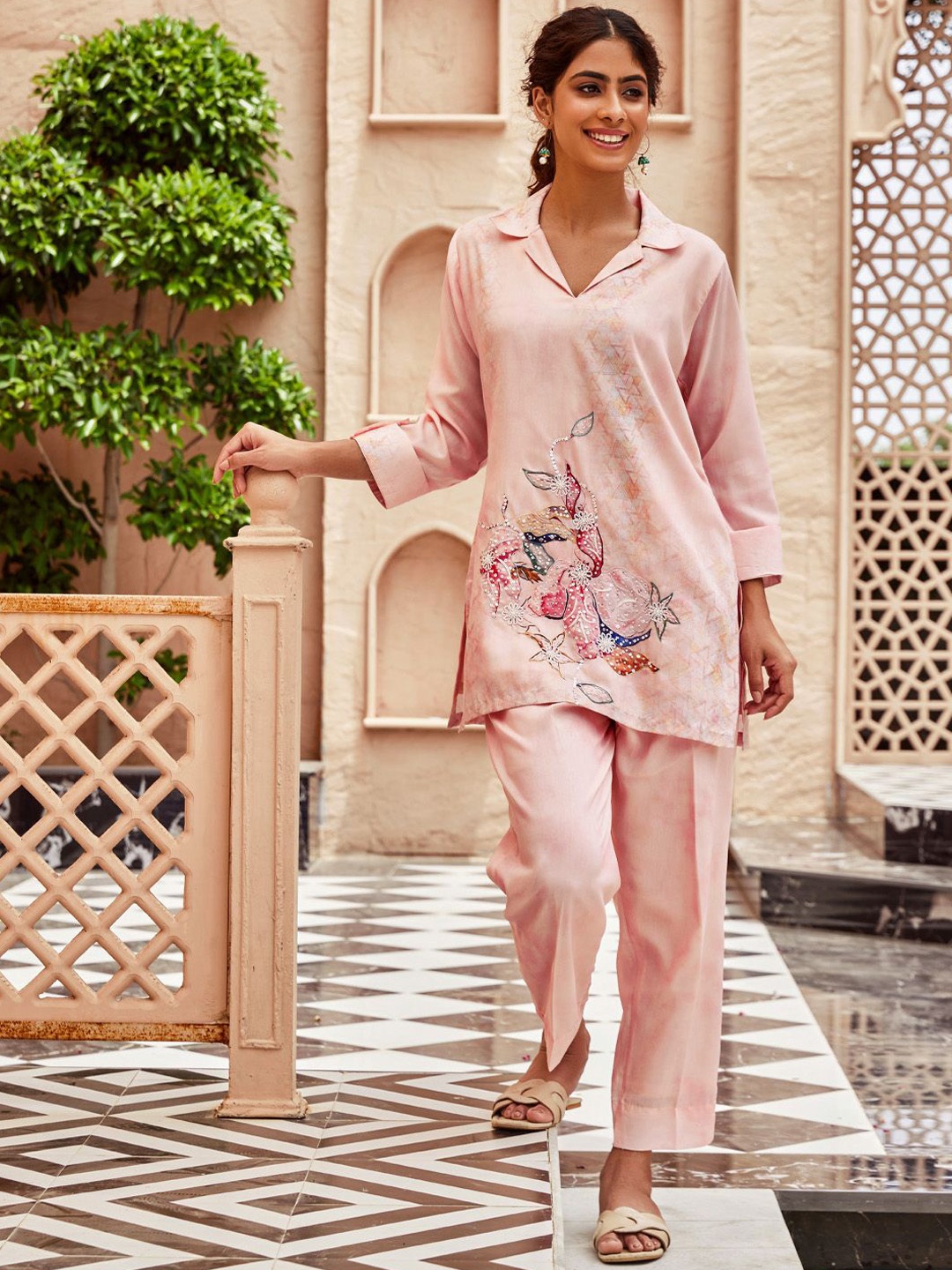 

WOMEN PLUS Shirt Collar Embroidered Tunic & Trousers, Pink