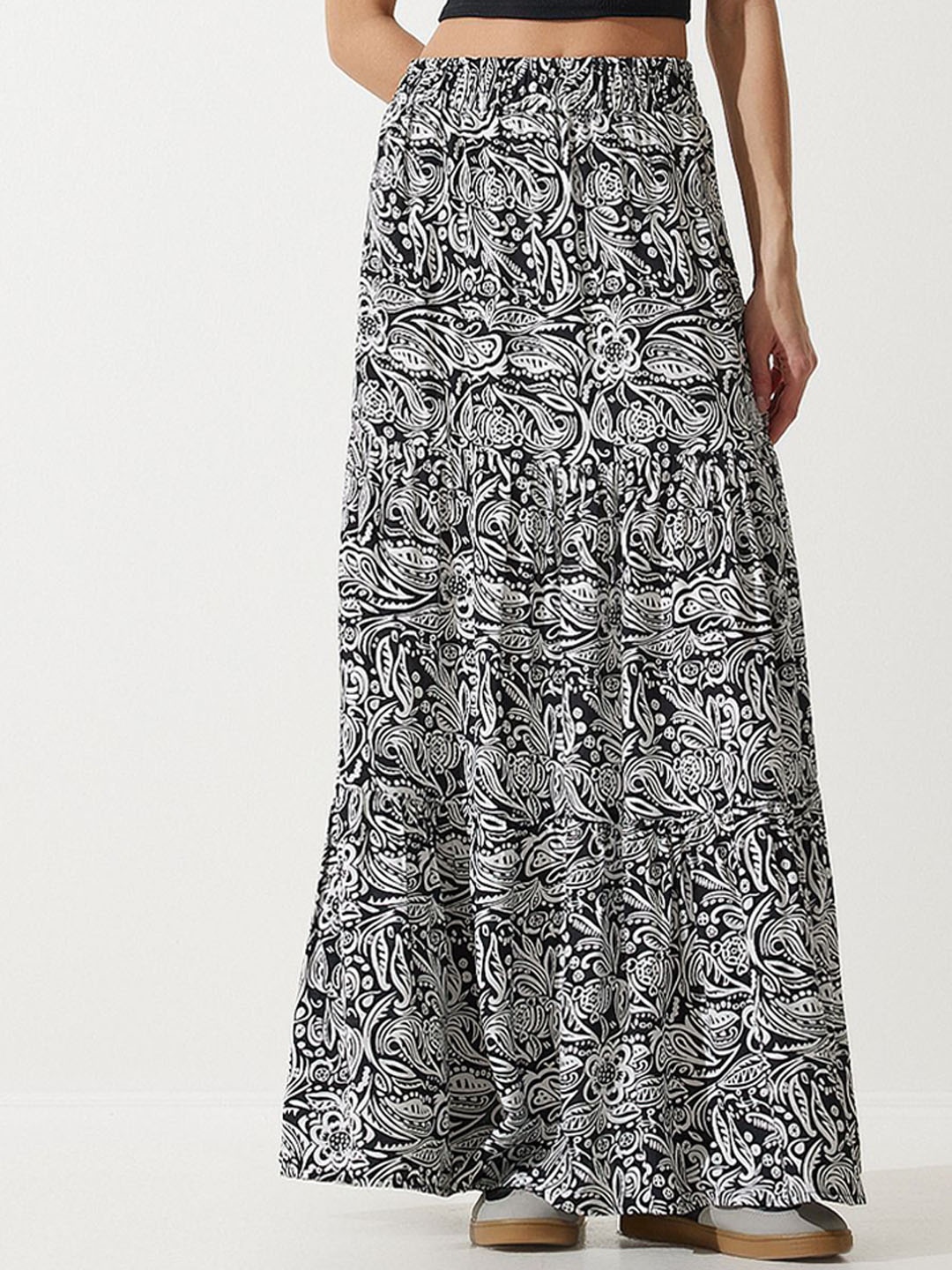 

Happiness istanbul Women Printed A-Line Maxi Skirt, Black