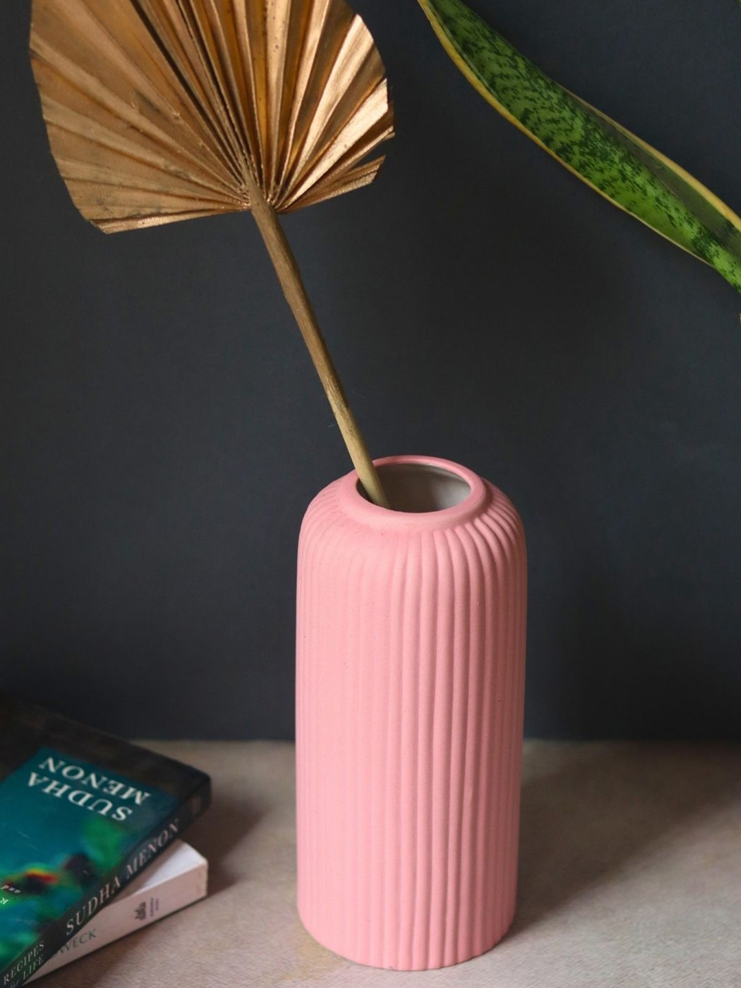 

WEAVING HOMES Pink Ceramic Ribbed Vases