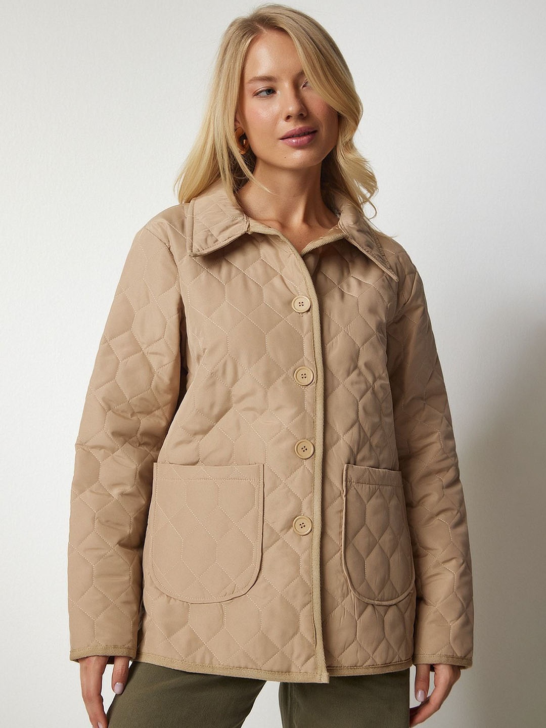 

Happiness istanbul Women Floral Longline Quilted Jacket with Embroidered, Na