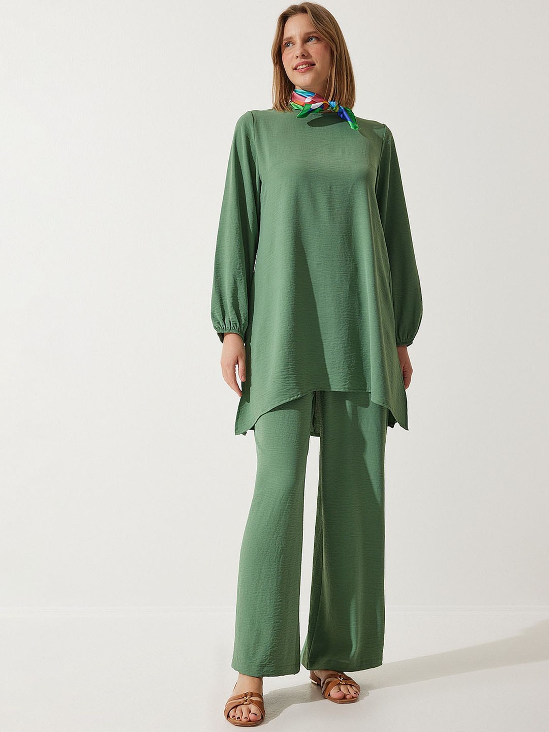 

Happiness istanbul Tunic With Trousers, Green