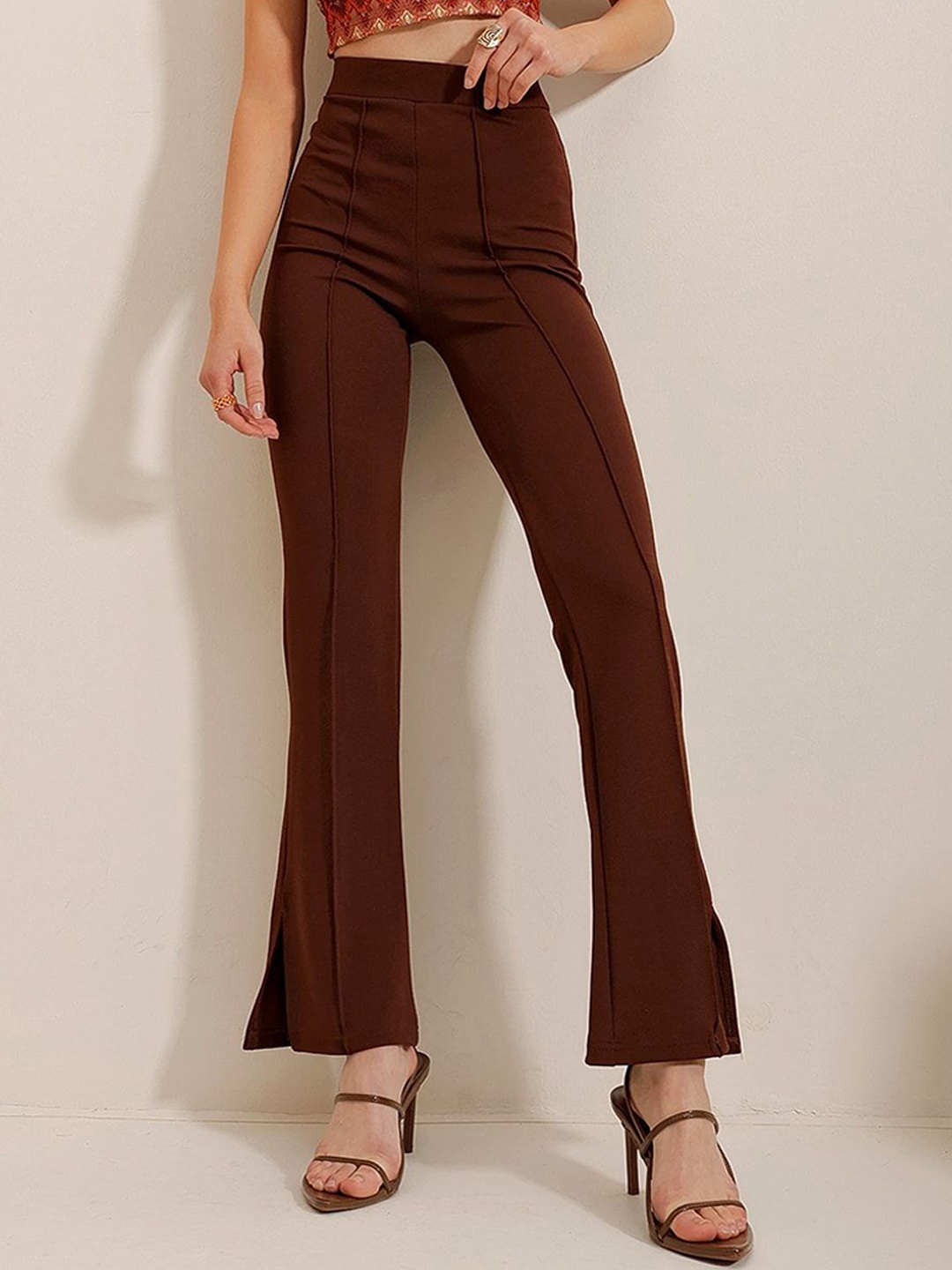 

Trend Alacati stili Women Mid-Rise Bootcut Trousers, Coffee brown