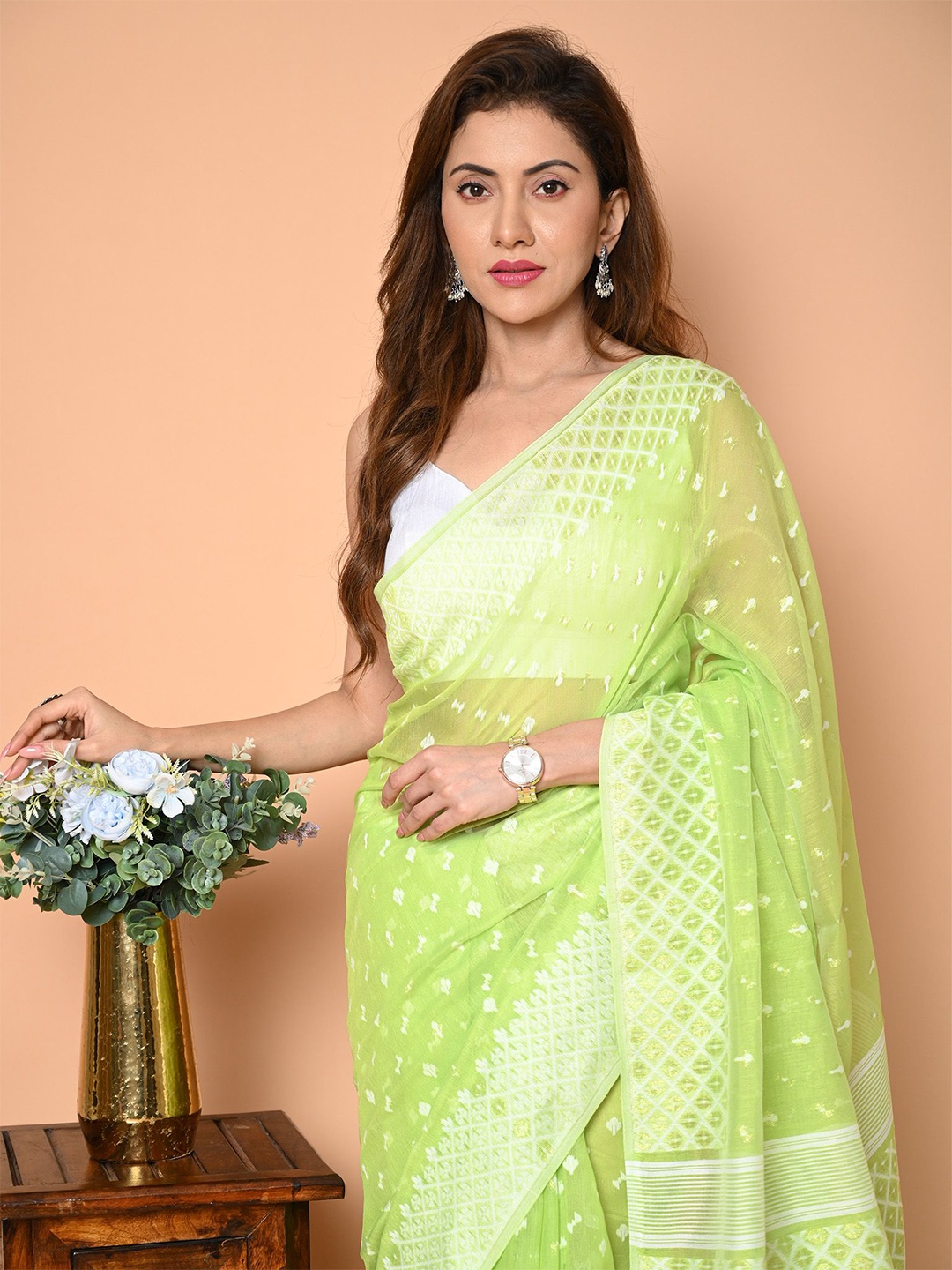 

BEATITUDE Woven Design Zari Pure Cotton Saree, Green