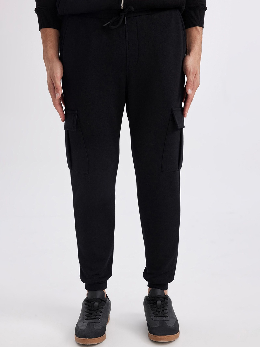 

DeFacto Men Joggers Cargo Style Trousers, Black