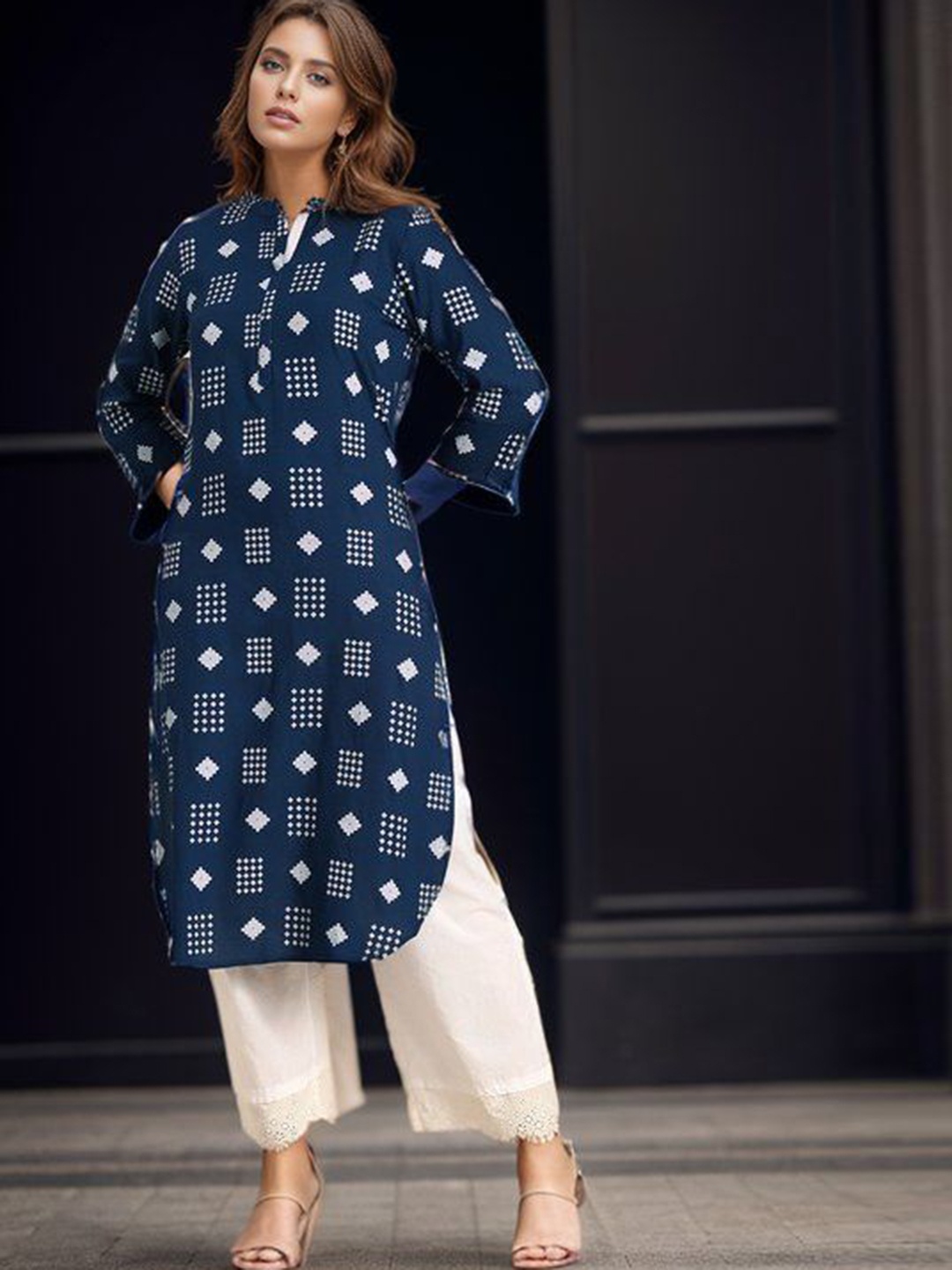

CHIRAAI Women Ethnic Motifs Floral Kurta, Navy blue