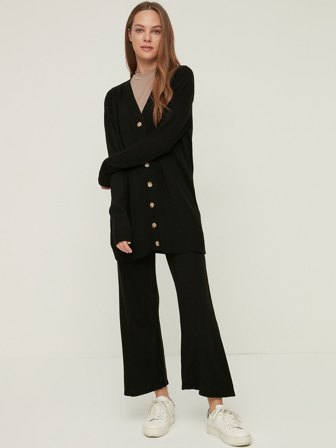 

Trendyol V-Neck Acrylic Sweater With Trousers, Black