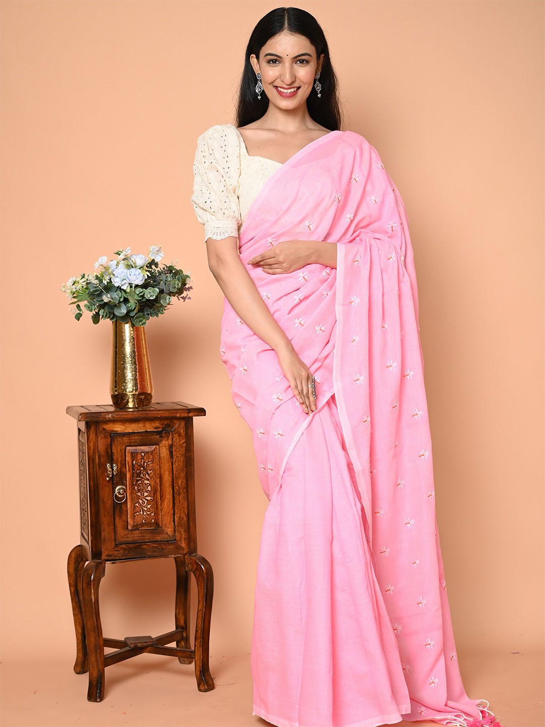 

BEATITUDE Floral Pure Cotton Saree, Pink
