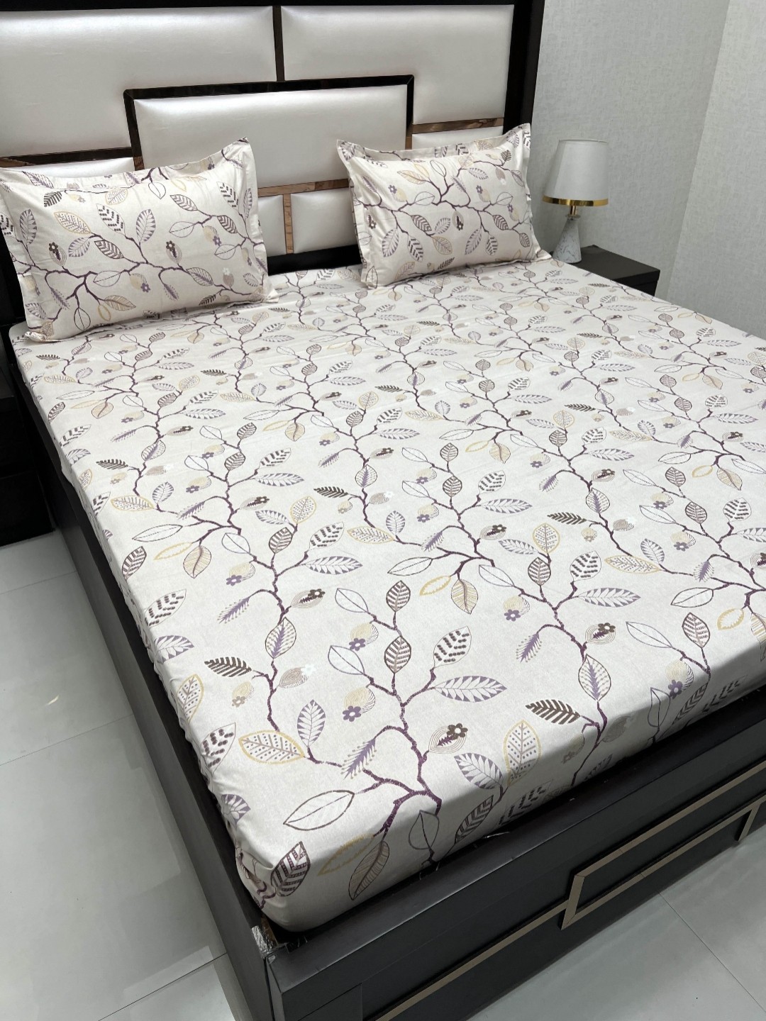 

Pure Decor Royal Passion White Floral 380 TC Pure Cotton Queen Bedsheet & 2 Pillow Covers