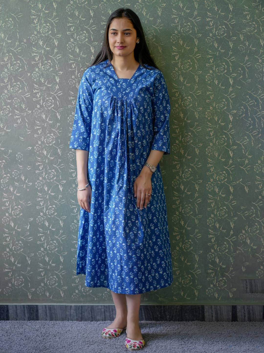 

JAIPURI BUNAAI Floral Printed Pure Cotton V-Neck A-Line Midi Dress, Blue