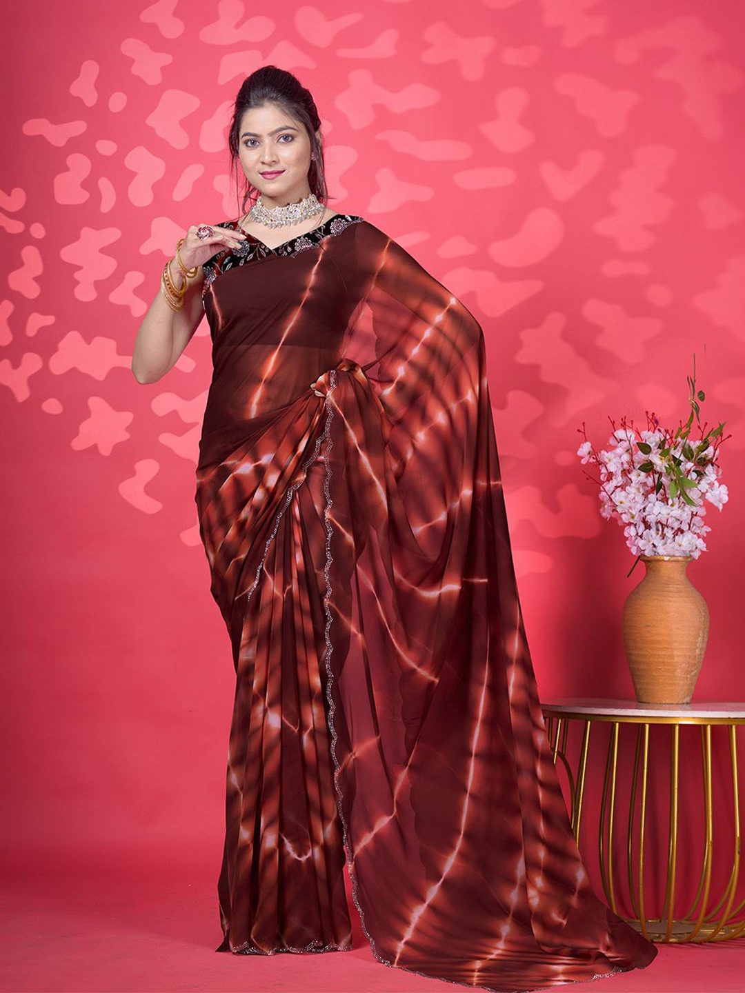 

NIRMAL CREATION Tie and Dye Sequinned Maheshwari Saree, Maroon