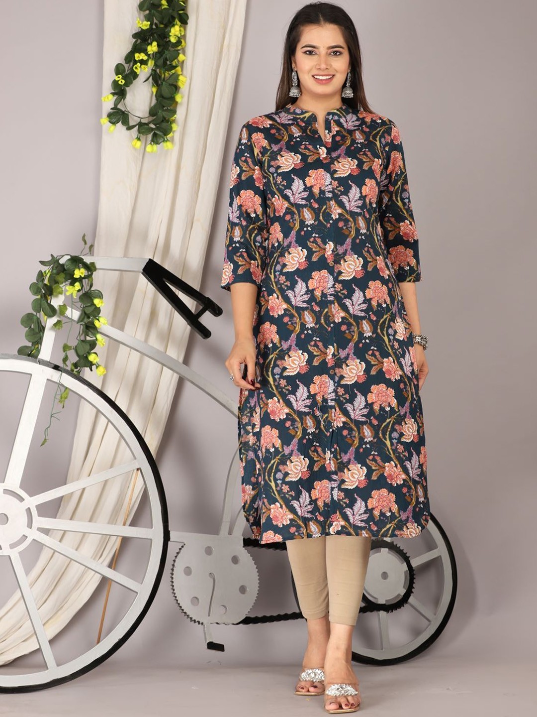

Mehsoos Floral Printed Mandarin Collar Cotton Straight Kurta, Blue