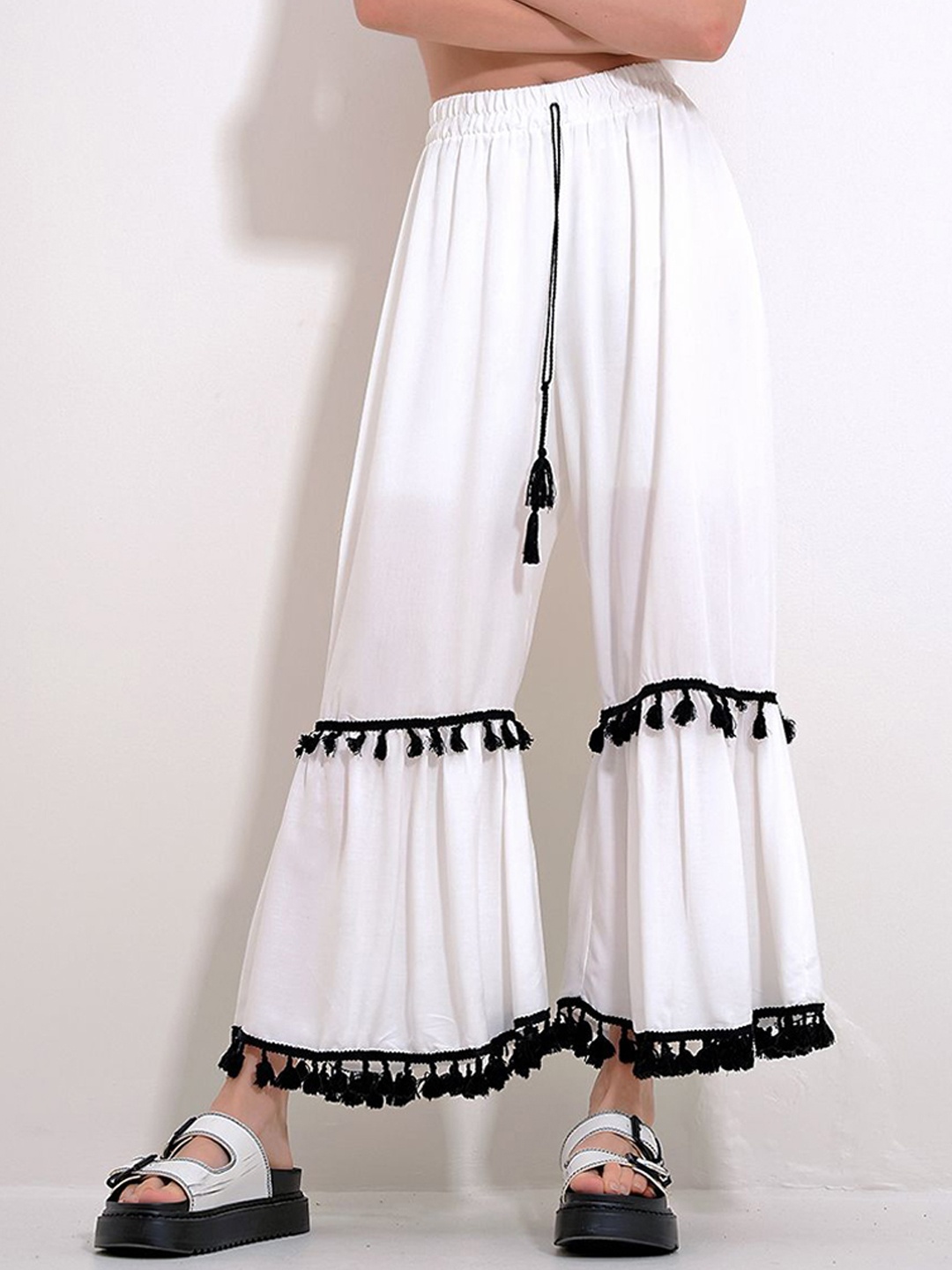 

Trend Alacati stili Women Solid Flared Trousers, White