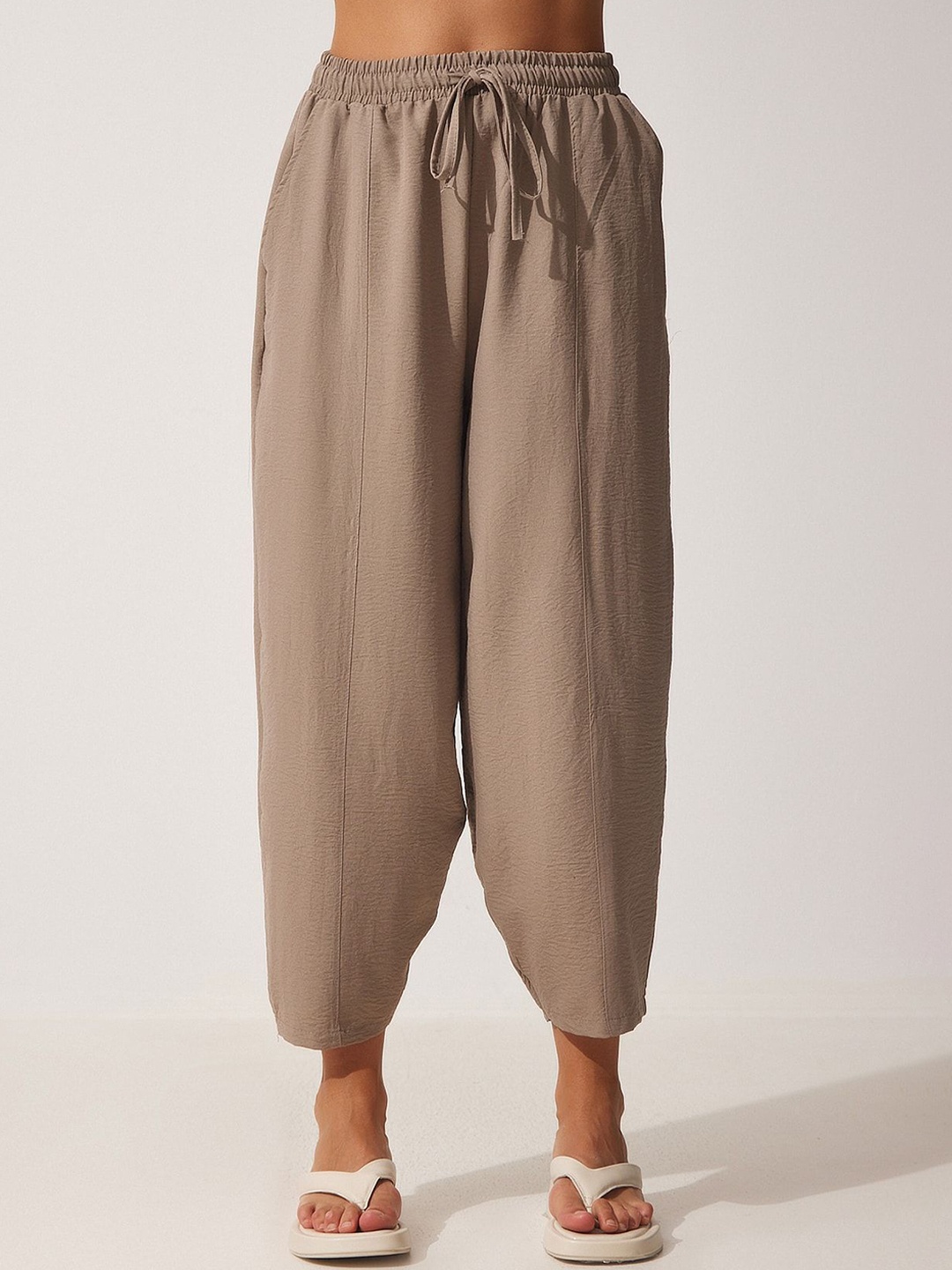 

Happiness istanbul Women High Rise Trousers, Beige