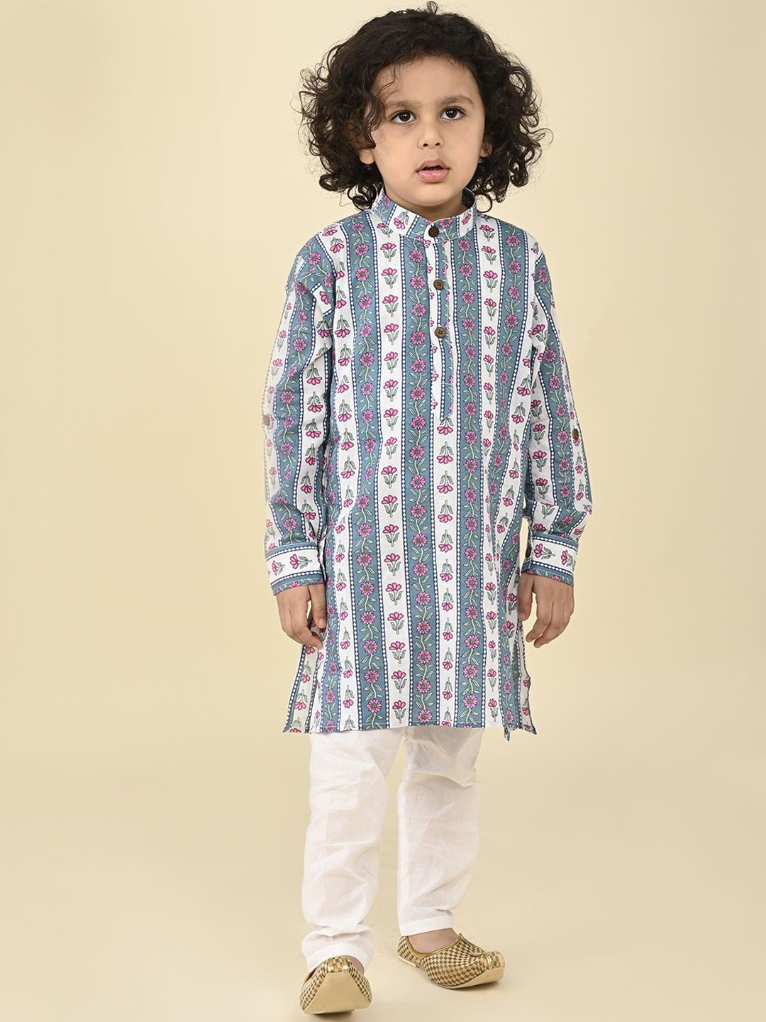 

LIL PITAARA Boys Floral Printed Pure Cotton Kurta With Pyjamas, Blue