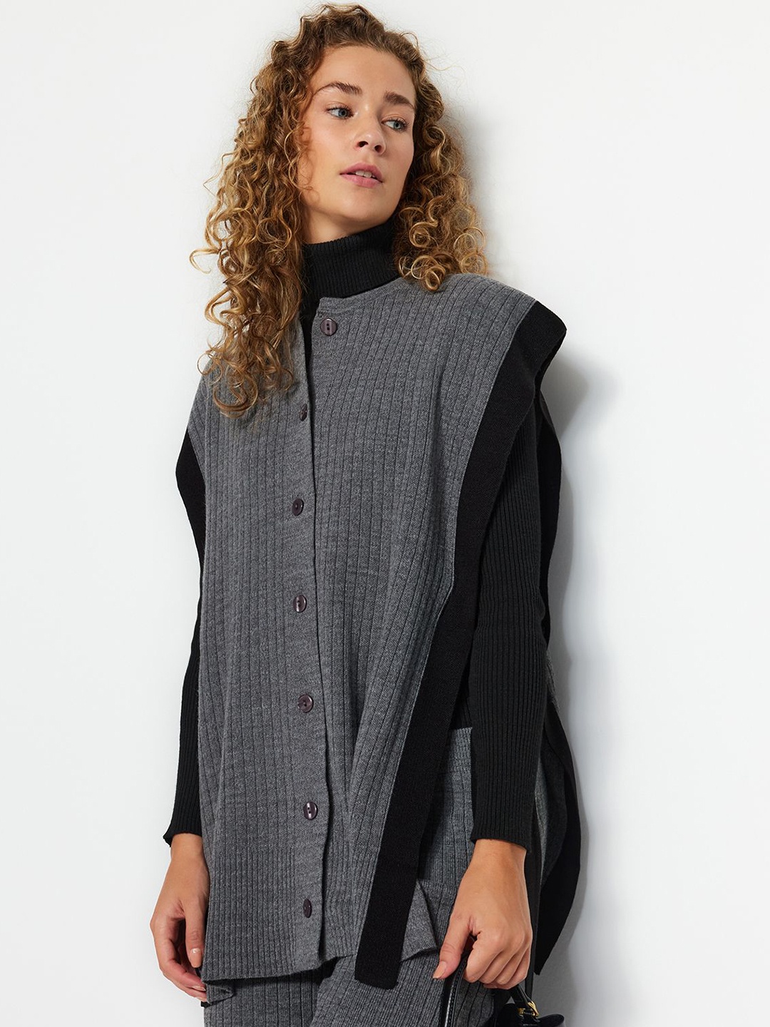 

Trendyol Colourblocked Top & Trousers, Grey
