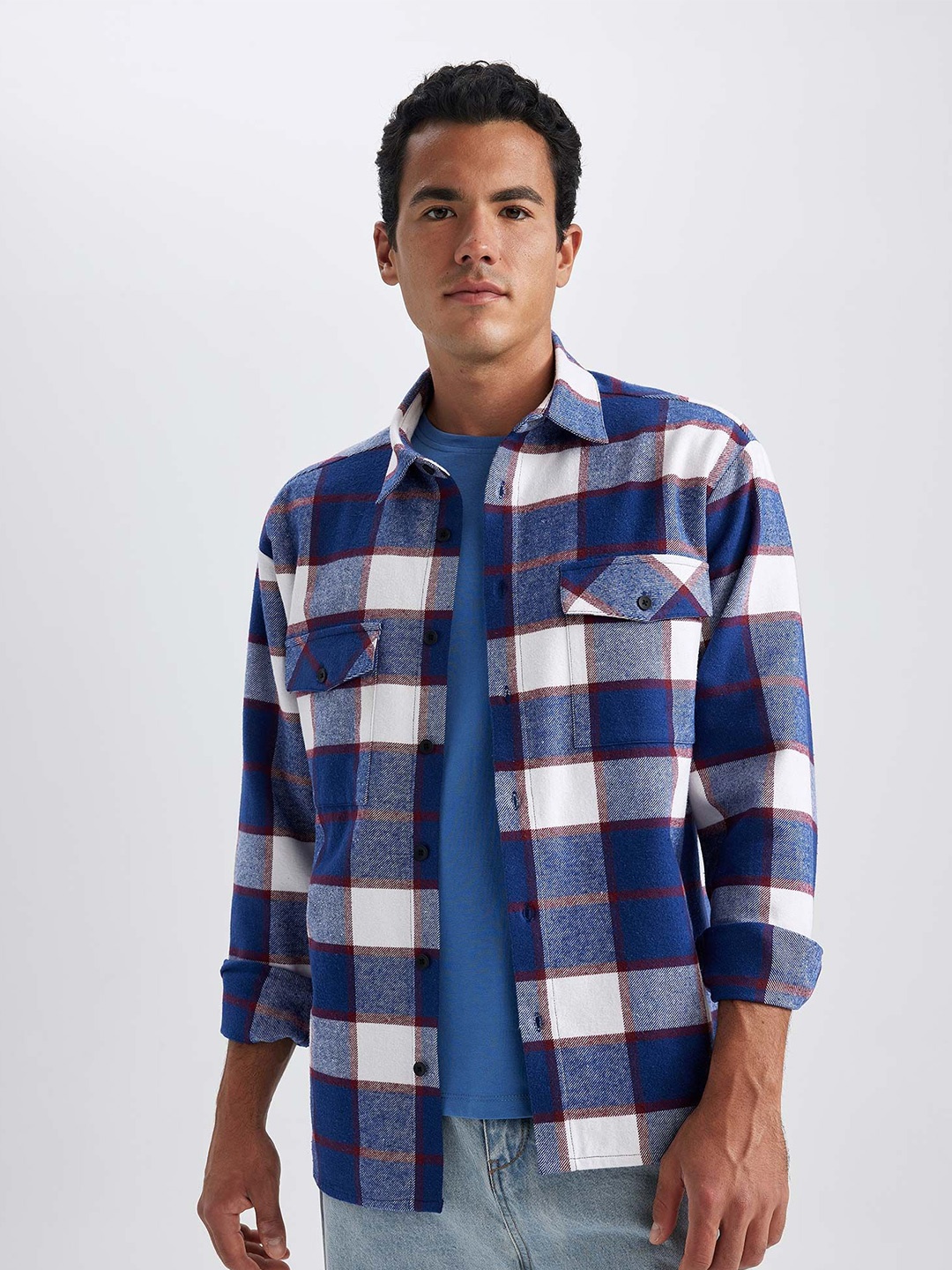 

DeFacto Men Opaque Checked Casual Shirt, Na