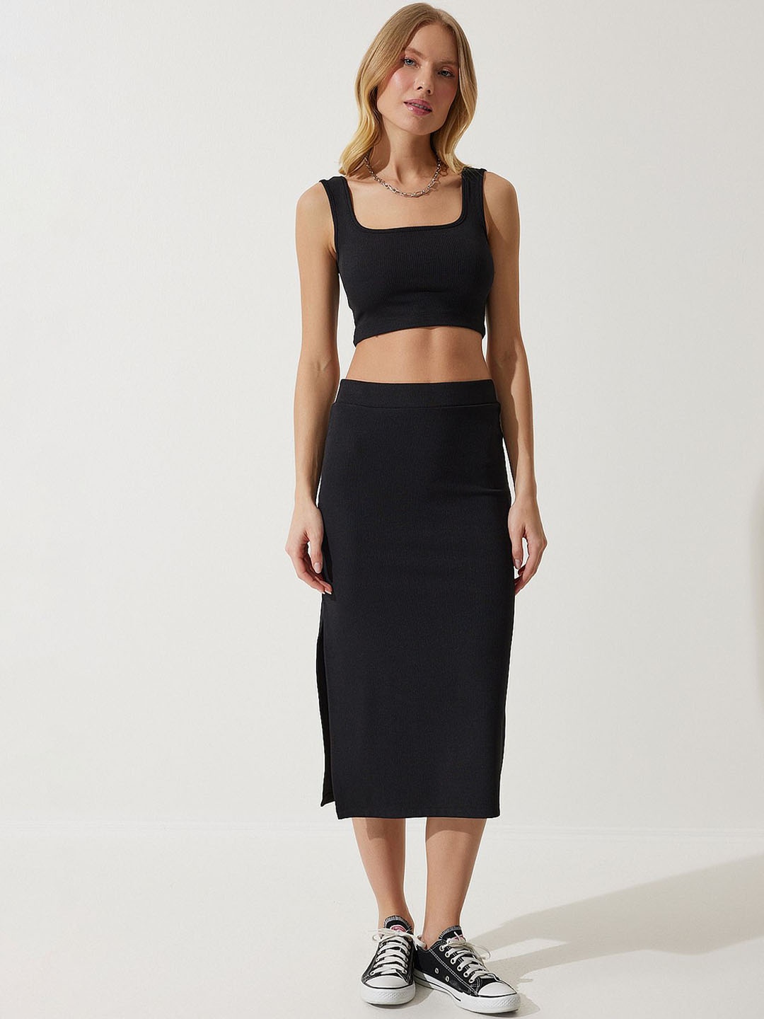 

Happiness istanbul Square Neck Crop Top With A-line Midi Skirt, Black