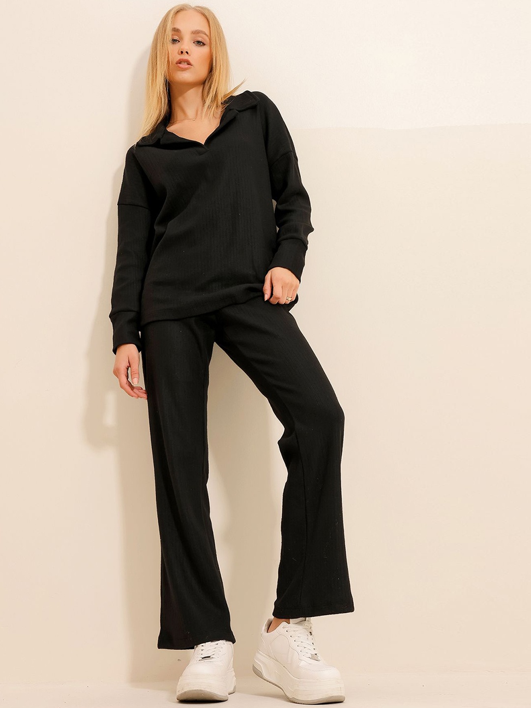 

Trend Alacati stili Ribbed T-Shirt With Trousers, Black