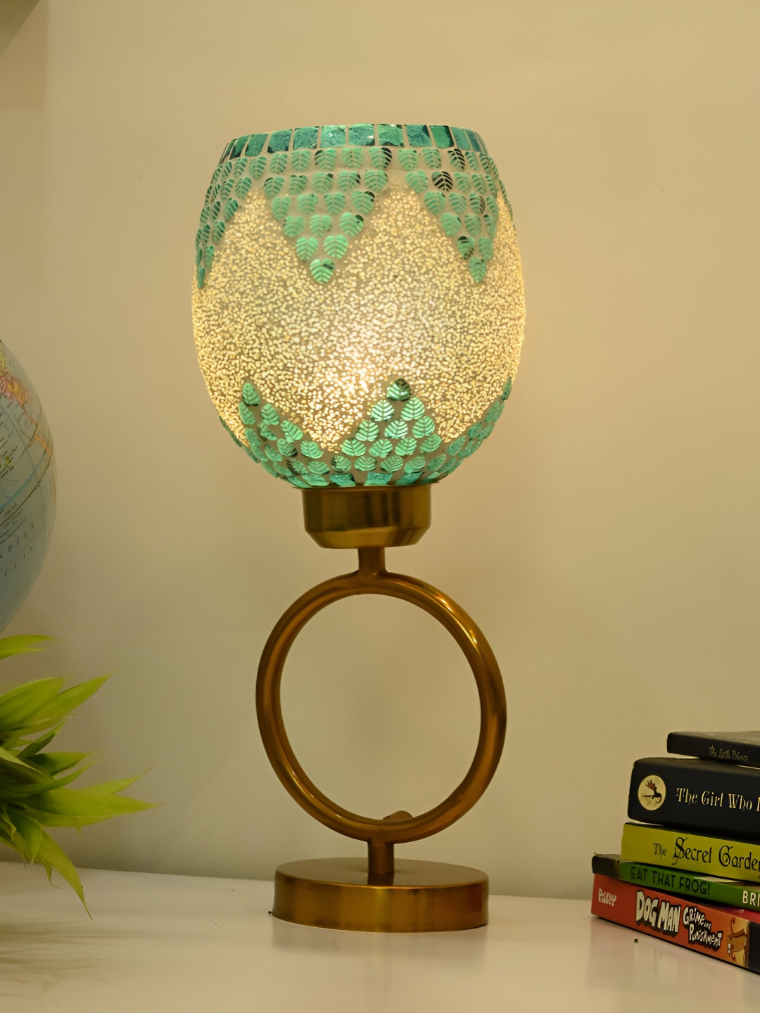 

Afast Gold-Toned & Blue Textured Spherical Glass Table Lamp With Adjustable Cord