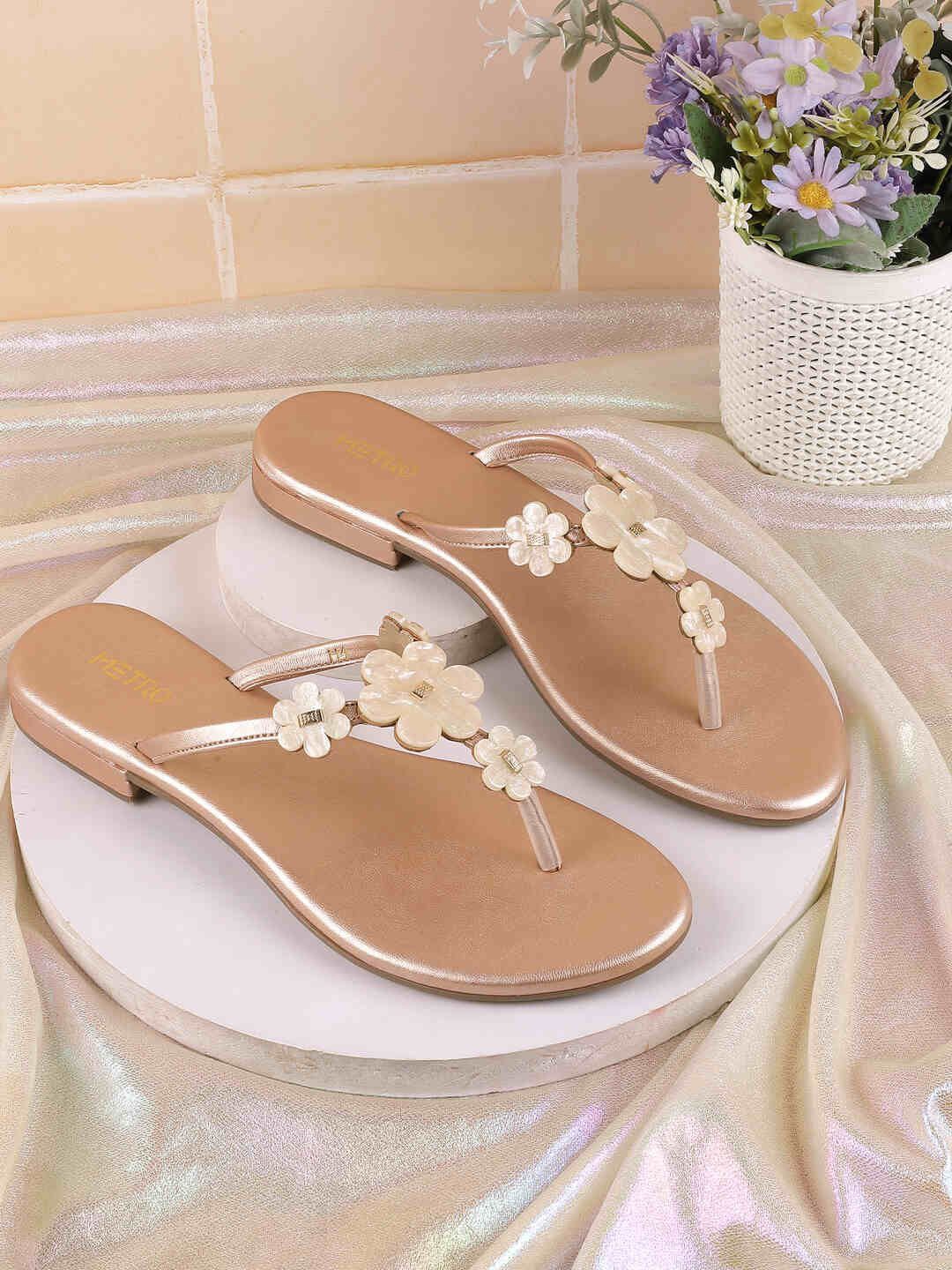 

Metro Women Open Toe Flats, Beige