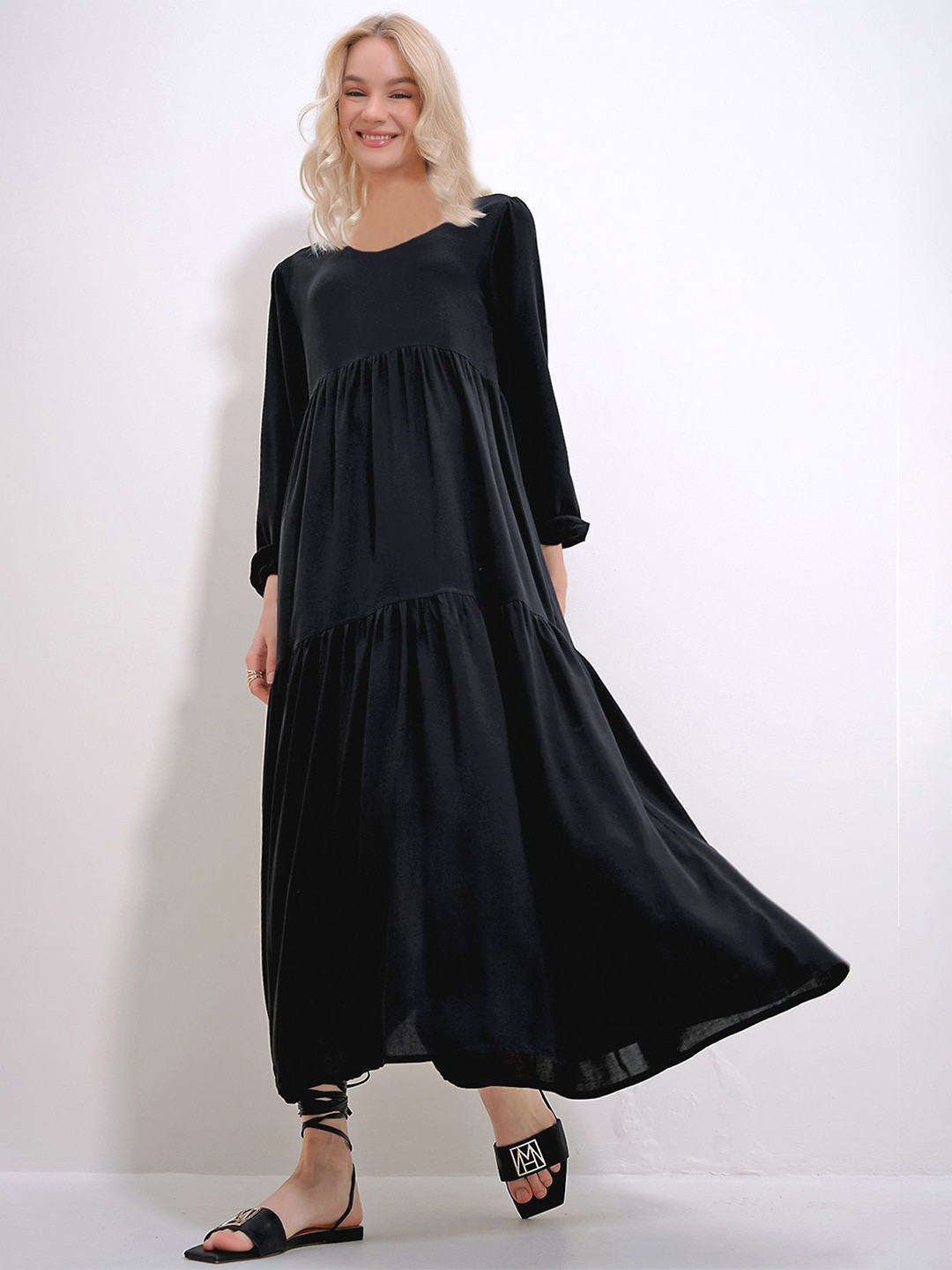 

Trend Alacati stili Round Neck Puff Sleeve Maxi Dress, Black