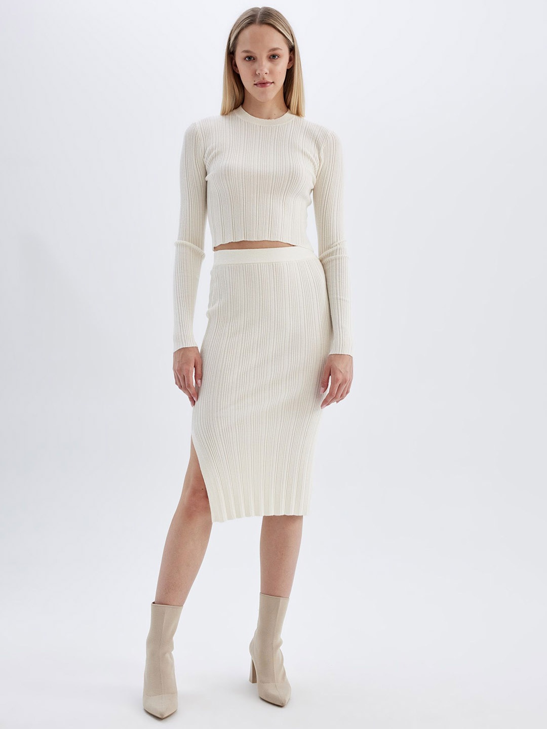 

DeFacto Women Straight Knee Length Skirts, White
