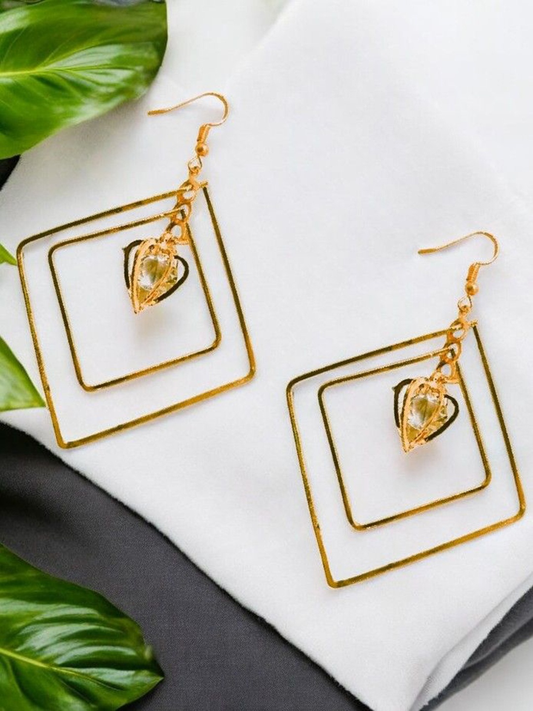 

9blings Square Drop Earrings, Gold