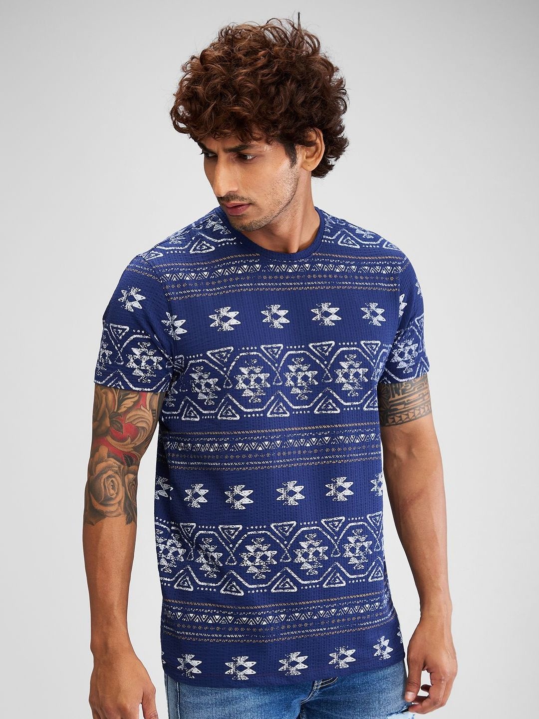 

SPYKAR Men Tribal Printed Raw Edge Slim Fit T-shirt, Blue