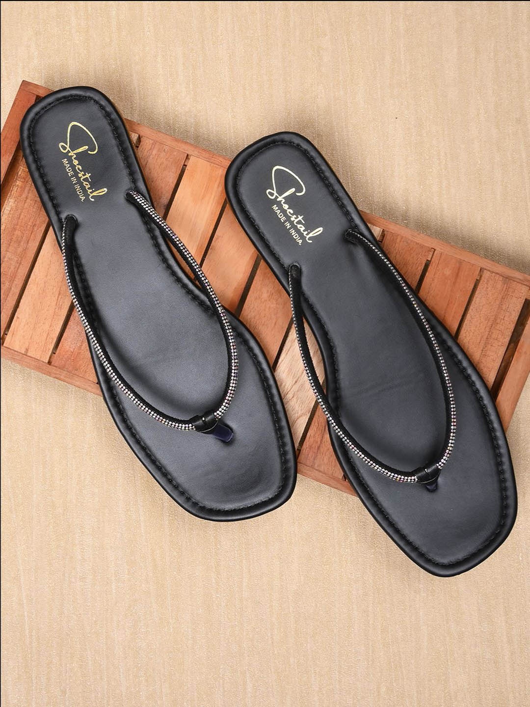 

Shoestail Women Open Toe Flats, Black