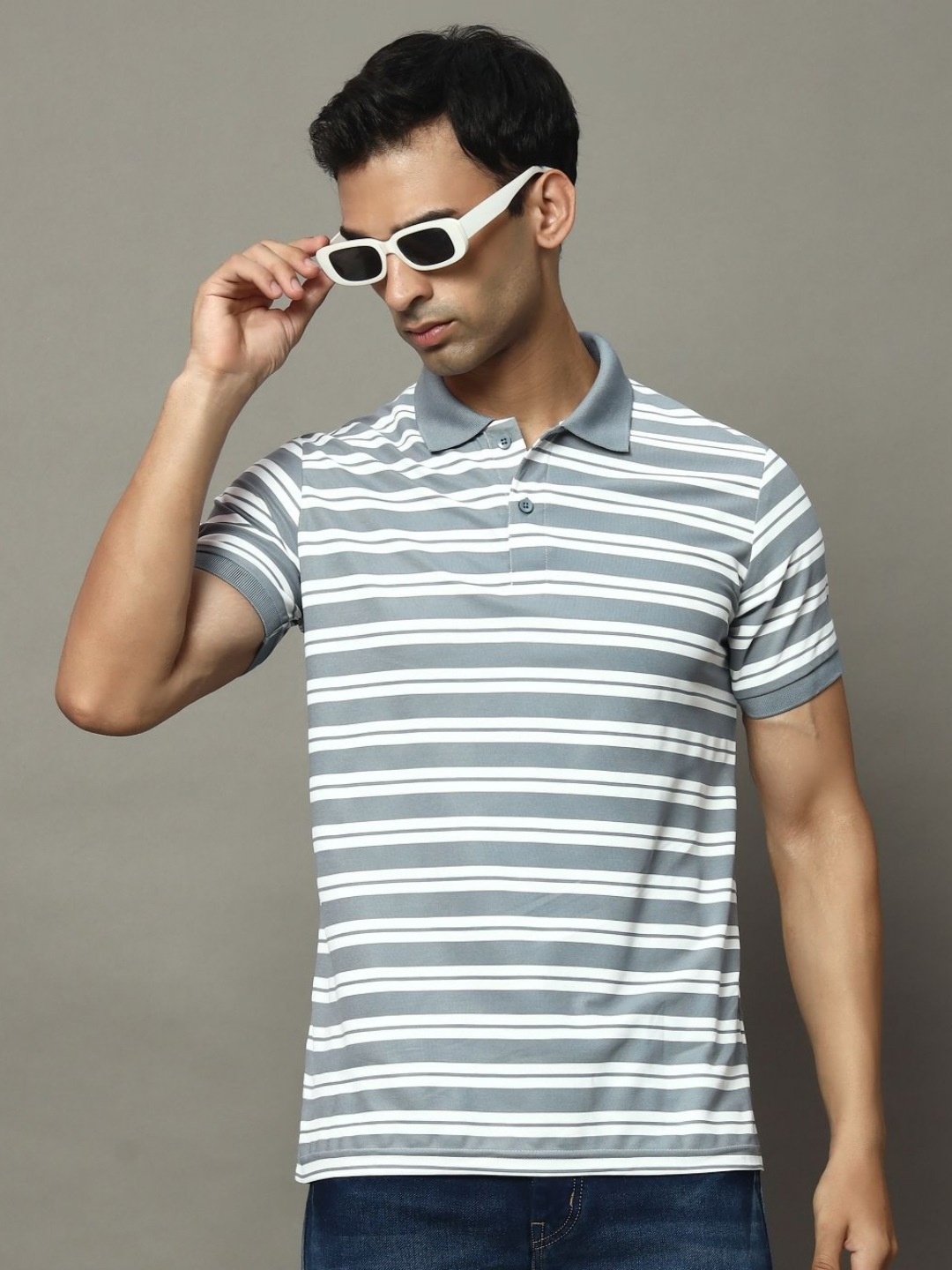 

OGEN Men Striped Polo Collar Applique T-shirt, Grey