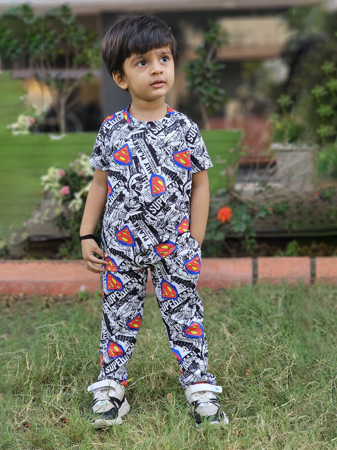 

Emblica Unisex Kids Printed Top with Trousers, White